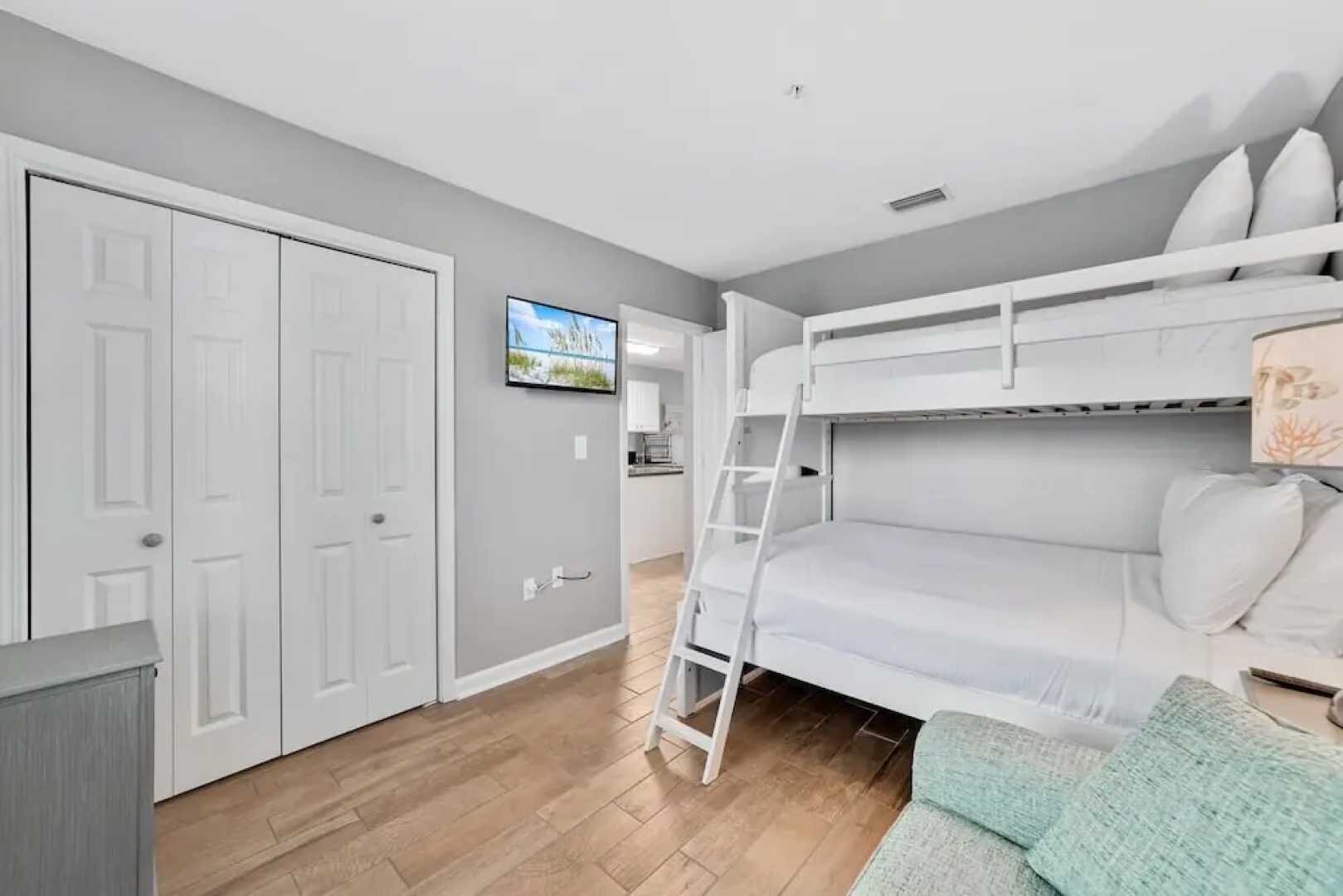 Cozy 2bd/2ba w/ View, Sleeps 6