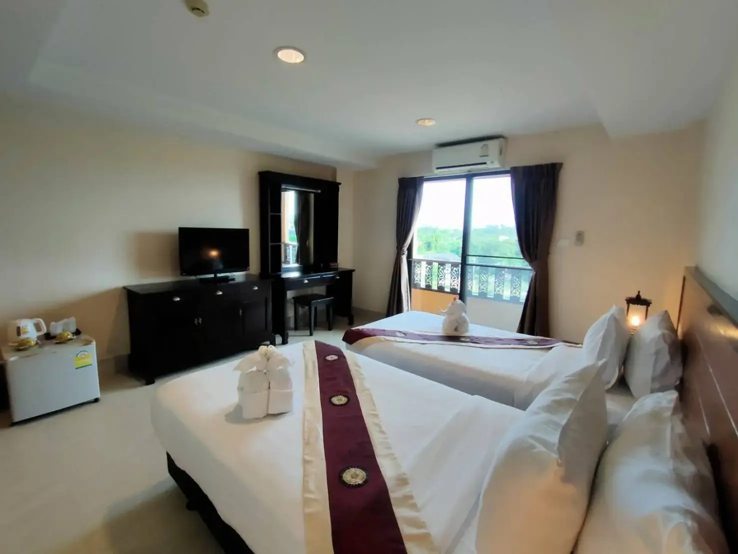 Rayong Lanna Hotel