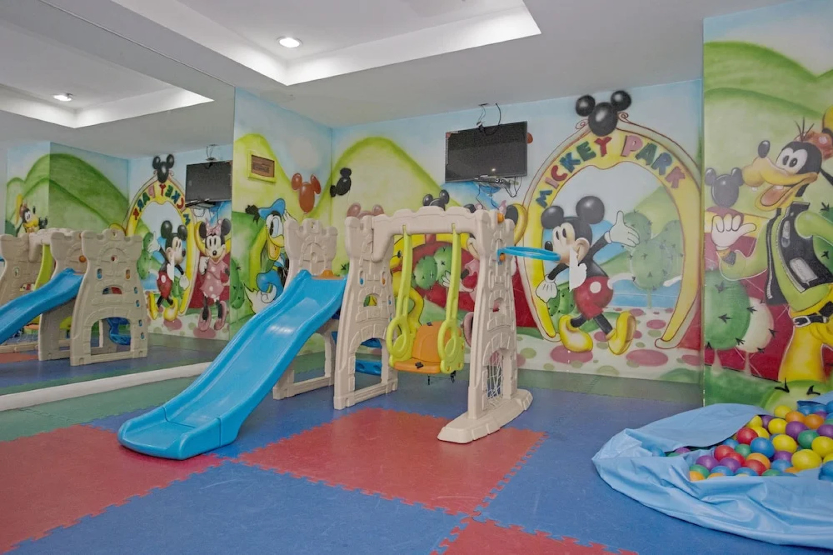 Indigo Manila Apartment @ ADB