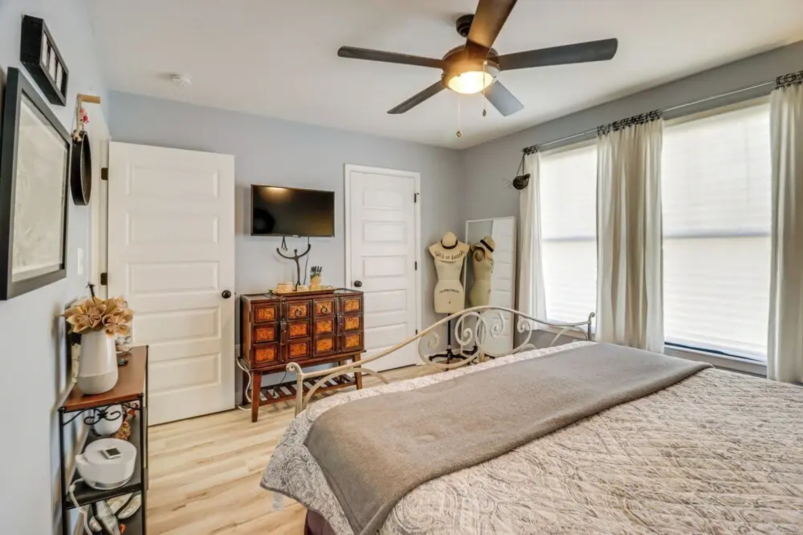 Walk to Potomac River: Colonial Virginia Retreat