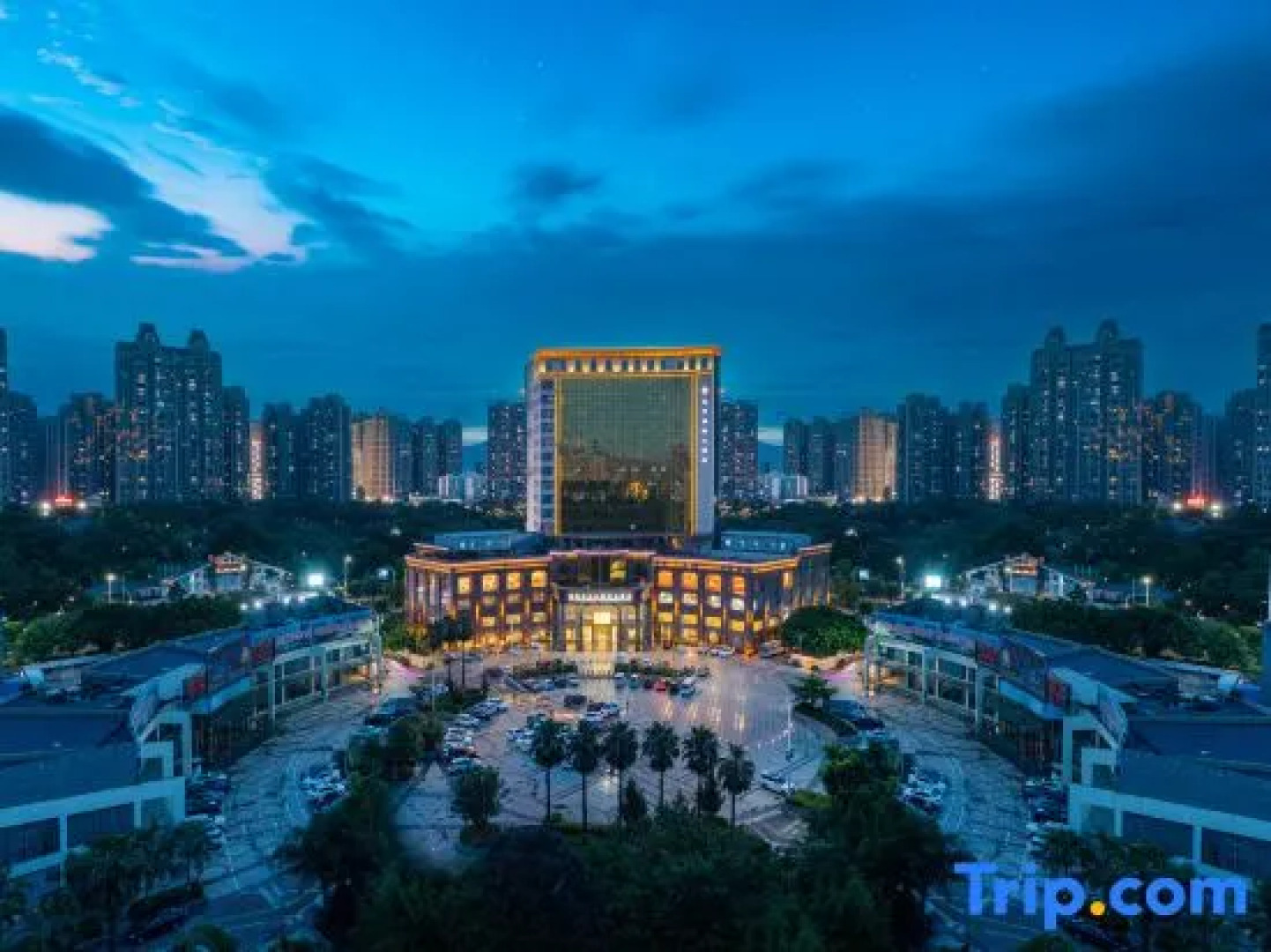 Guigang Wenhua International Hotel (City Government High-speed Railway Station)