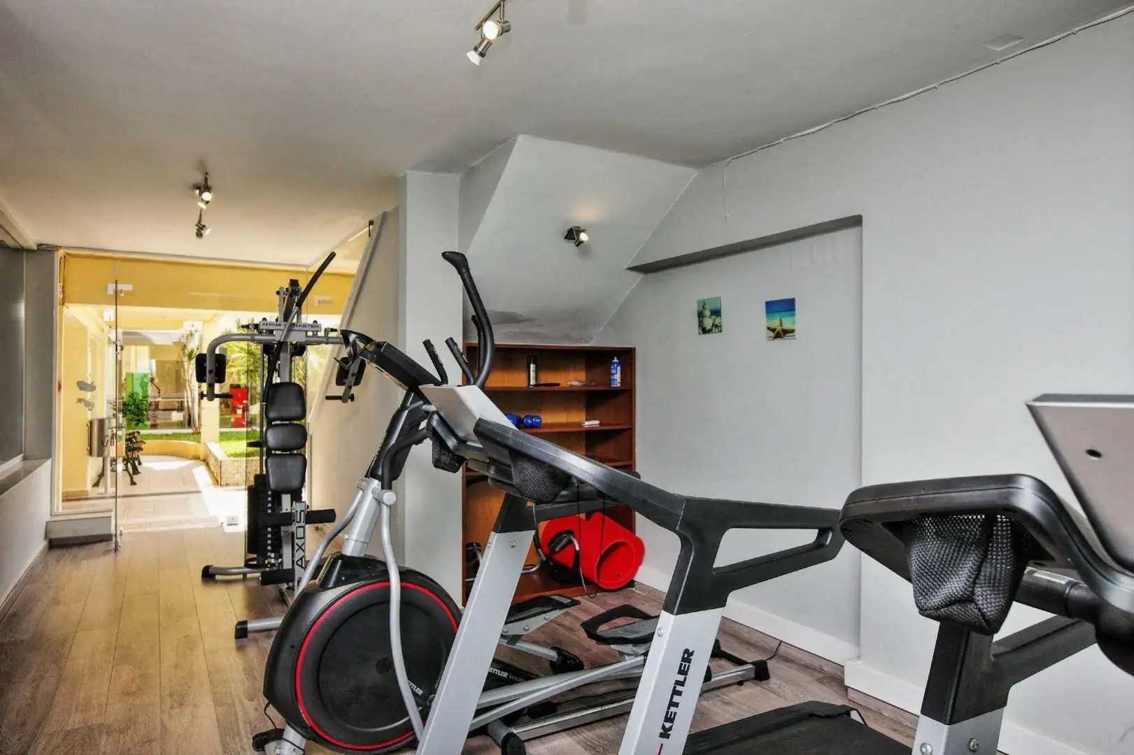 Отель Menia Beach