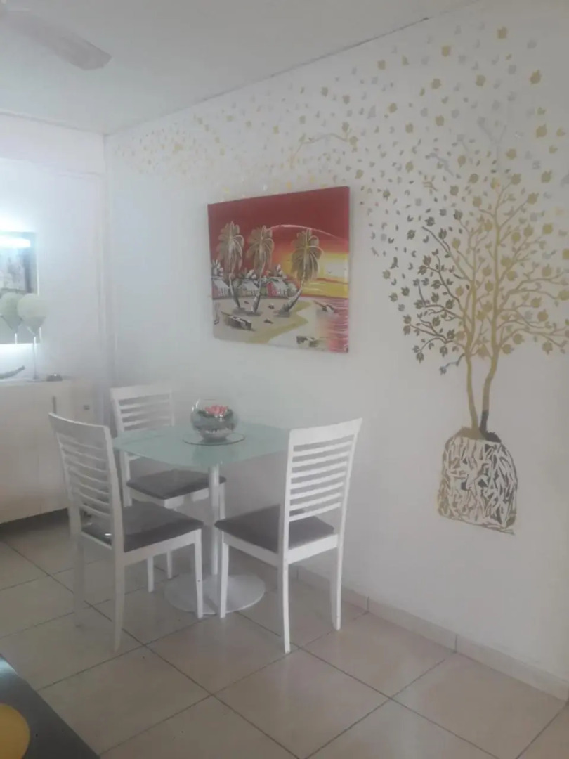 Coquet F2 Climatise Avec Piscine Au Lamentin