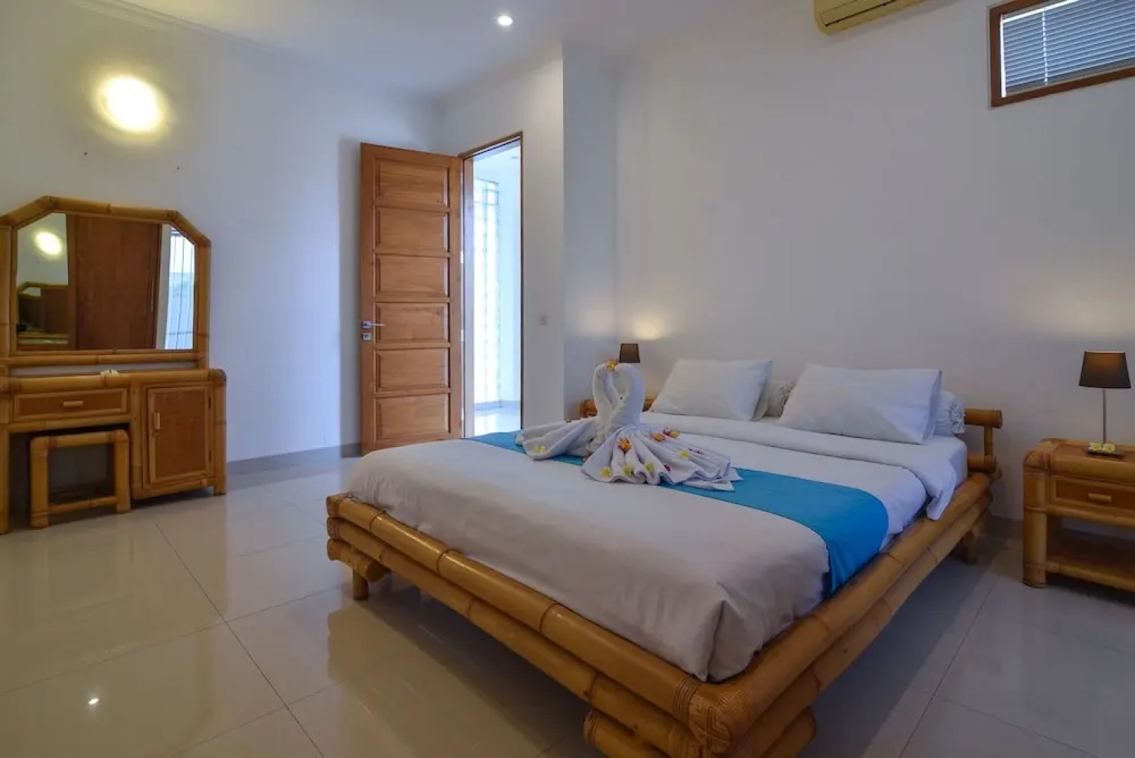 Villa Lovina Beach 2