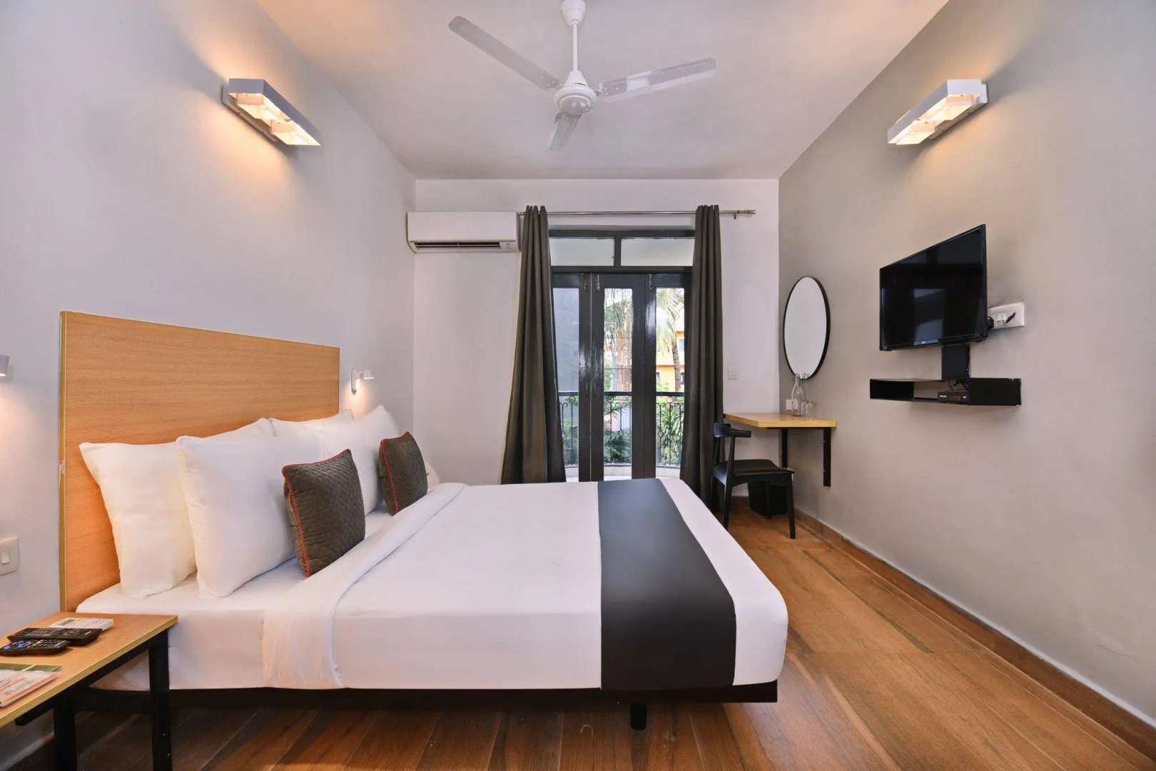 OYO Townhouse 256 Silver Palm Resort