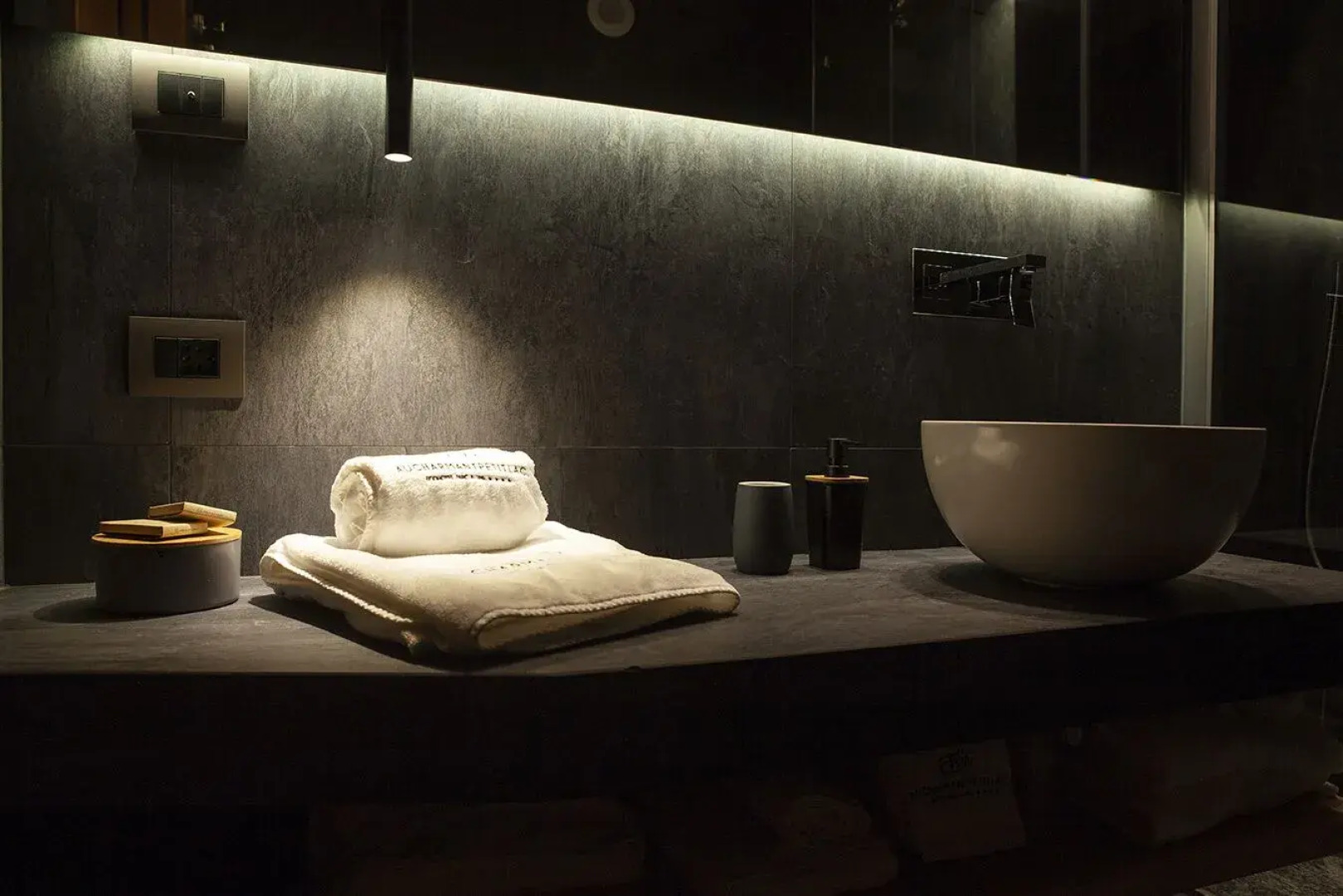 Charmant Petit Hotel