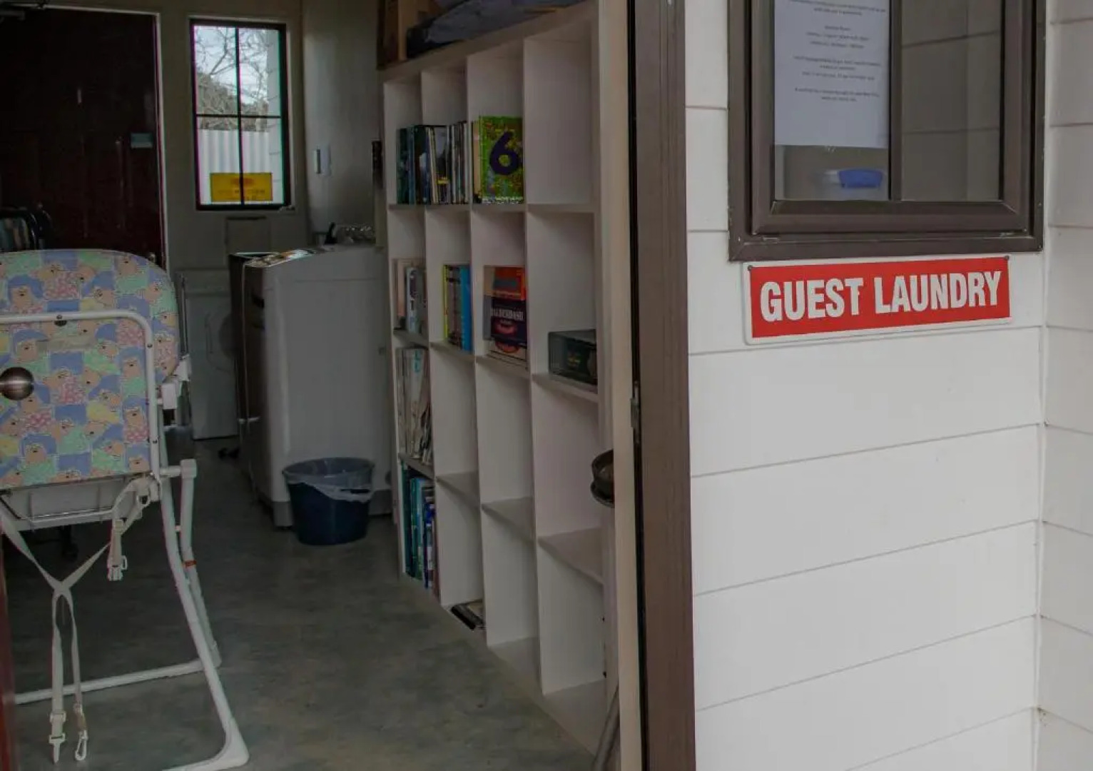 Bk's Palm Court Motor Lodge