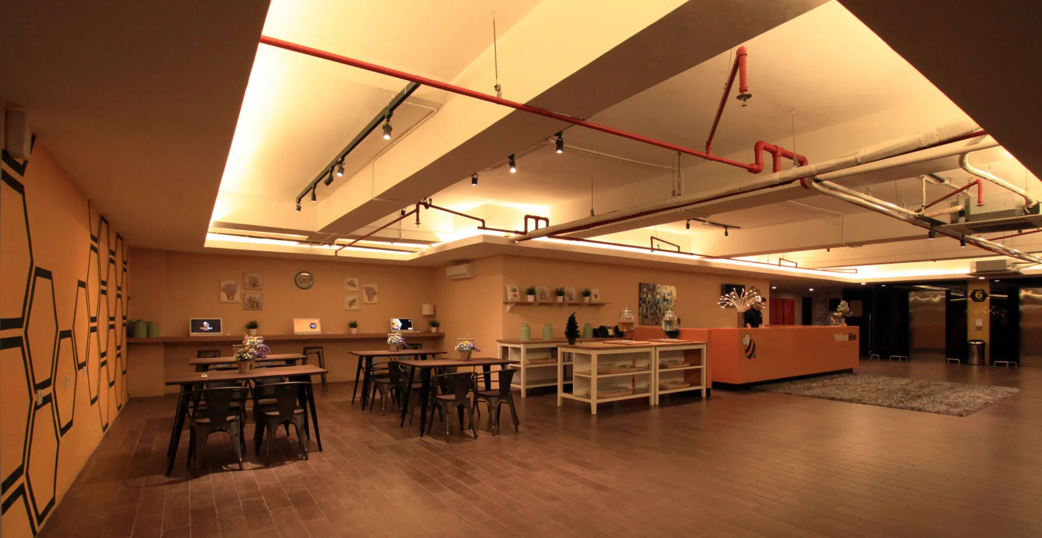 Yellow Bee Tangerang