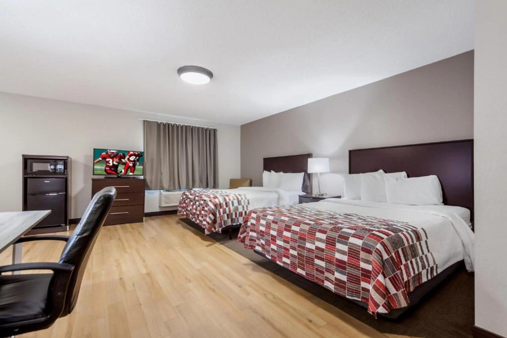 Red Roof Inn & Suites Omaha - Council Bluffs