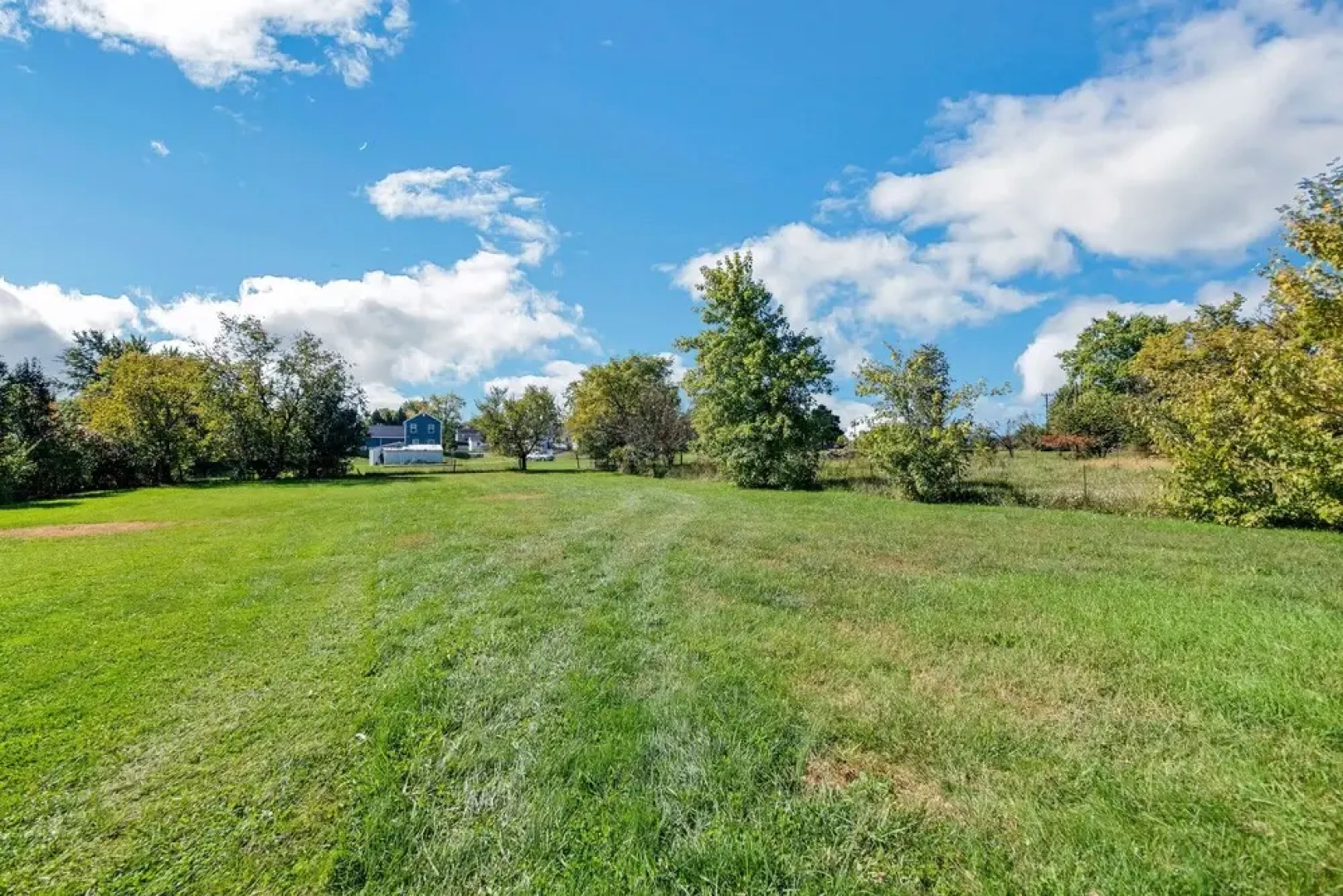 Have The Best Stay At Our Modern Art Gallery Home 3 Bedroom Home by Redawning