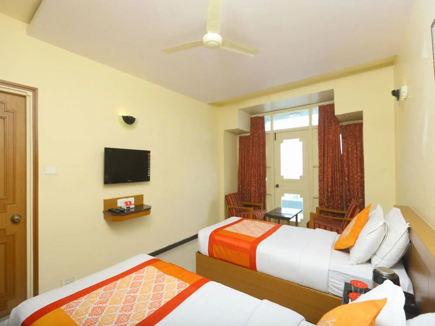 Oyo 8169 Hotel Salem Castle