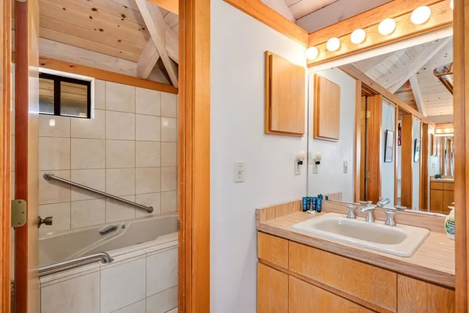 Priest Ranch - Peaceful Home With Pool 3 Bedroom Home