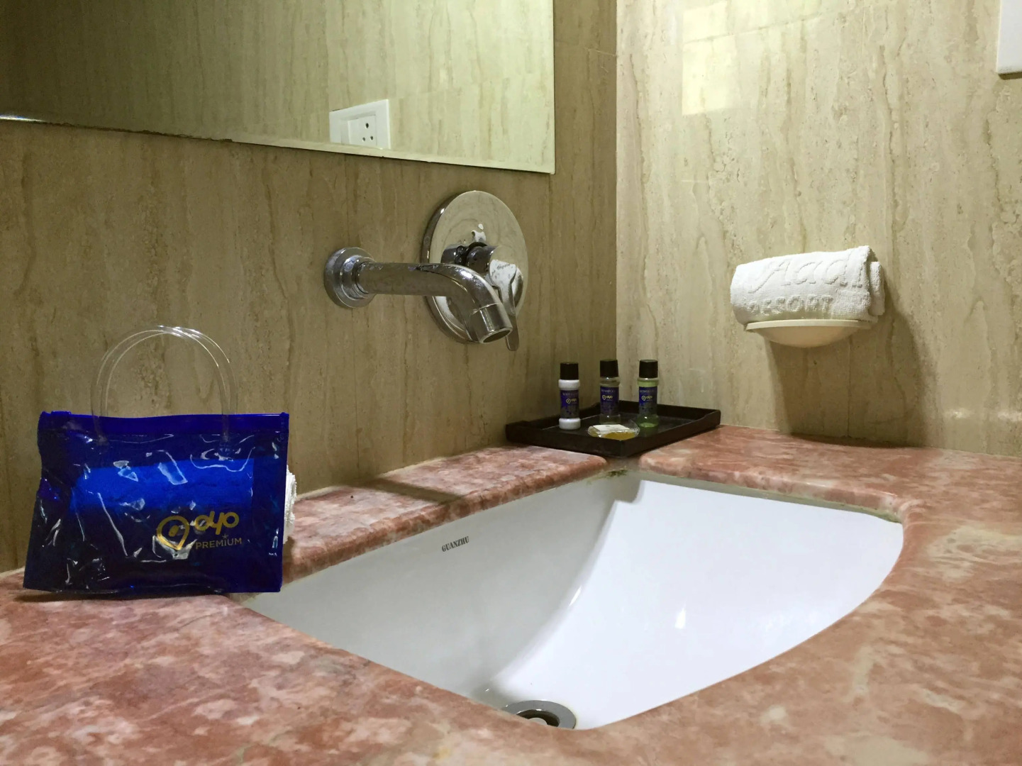 OYO Premium Navalur Hubli