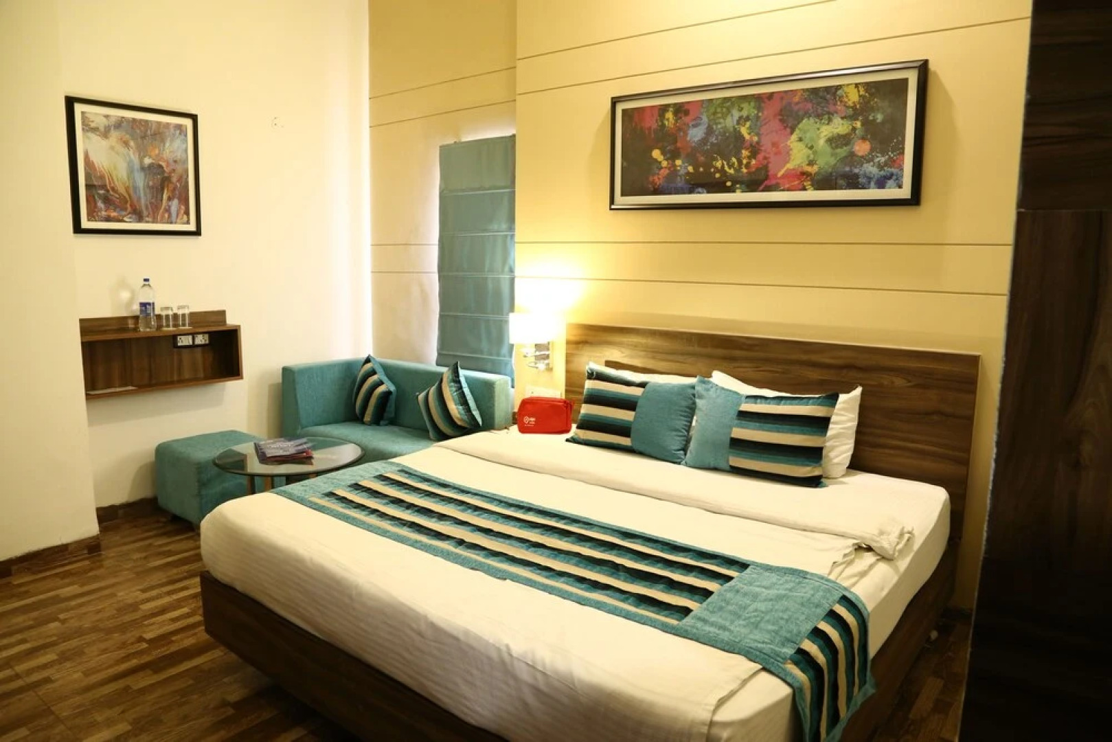 OYO 657 Hotel K C Cross Road