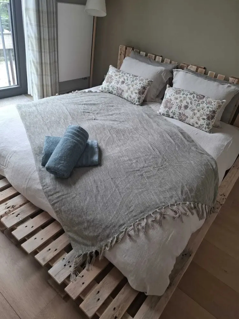 La Petite For t Contemporary Apartment in Halle