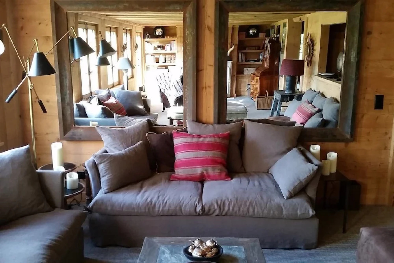 Luxurious Chalet with Hot Tub