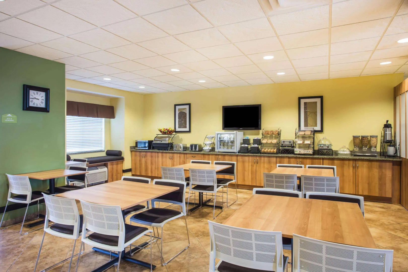 Microtel Inn & Suites by Wyndham Opelika