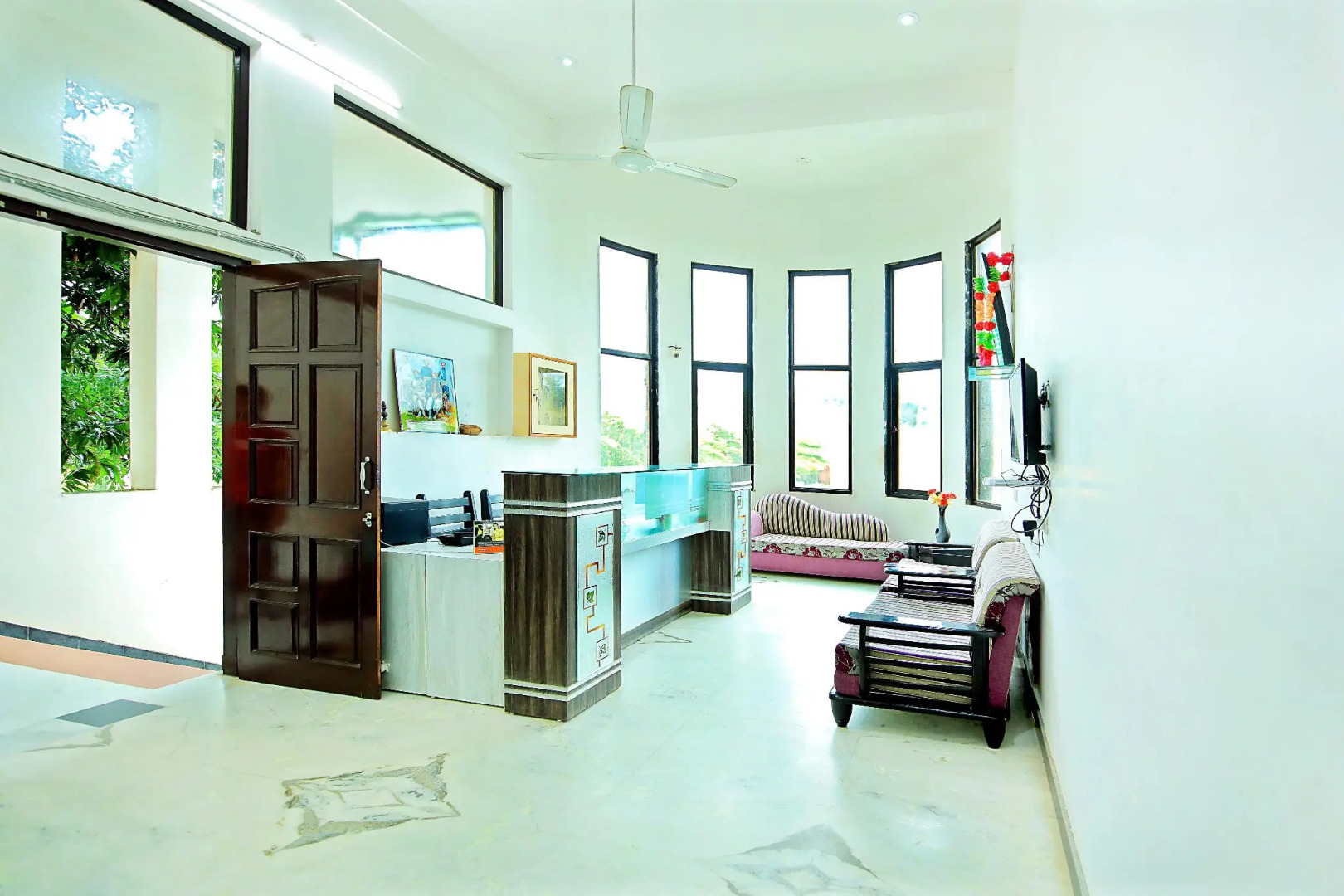 Rang Bhawan Inn- A Lake View Hotel