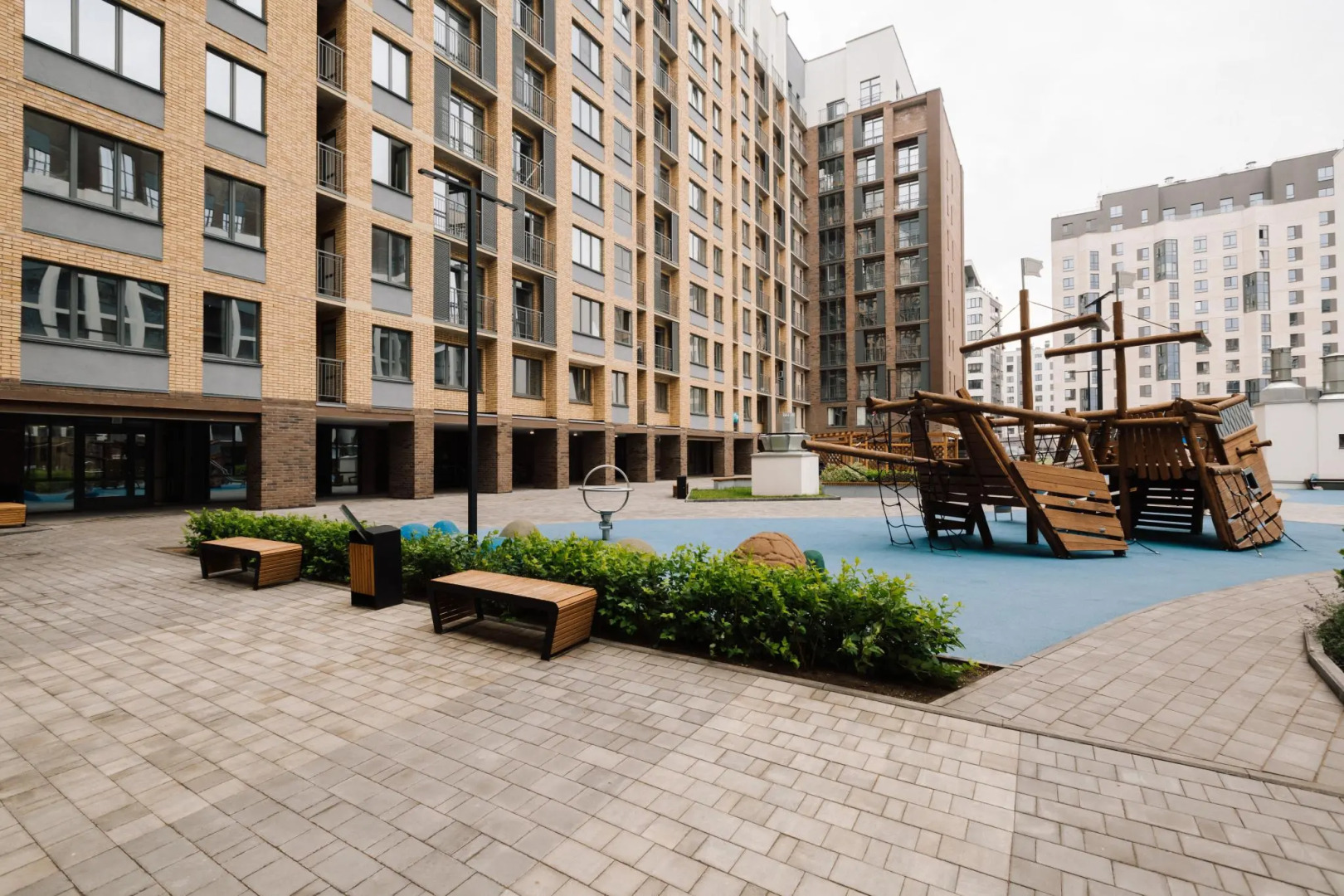 4 Ugla (Четыре угла) на Максима Горького 151