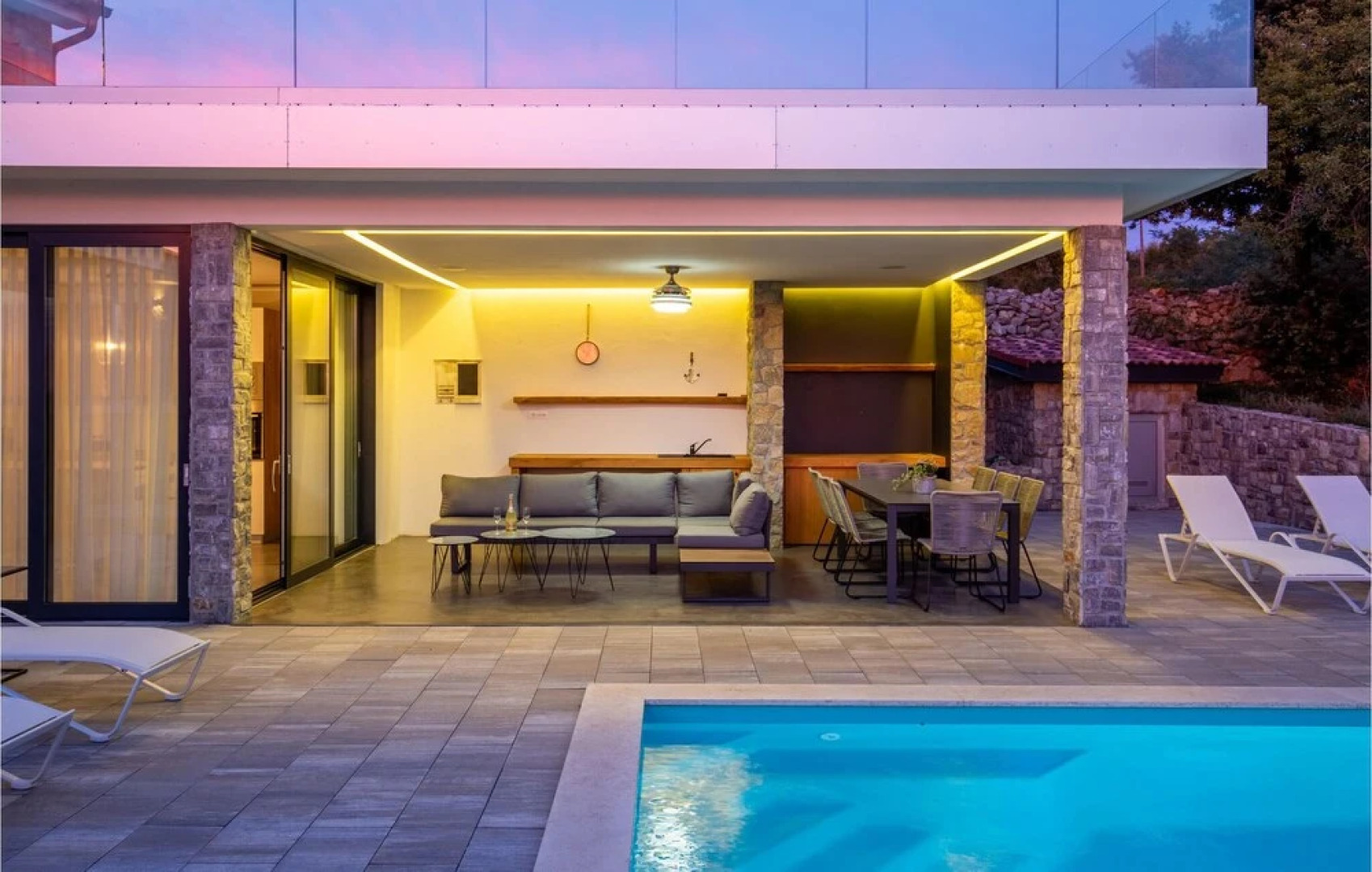 Stunning Home in Lun With 4 Bedrooms, Wifi and Outdoor Swimming Pool