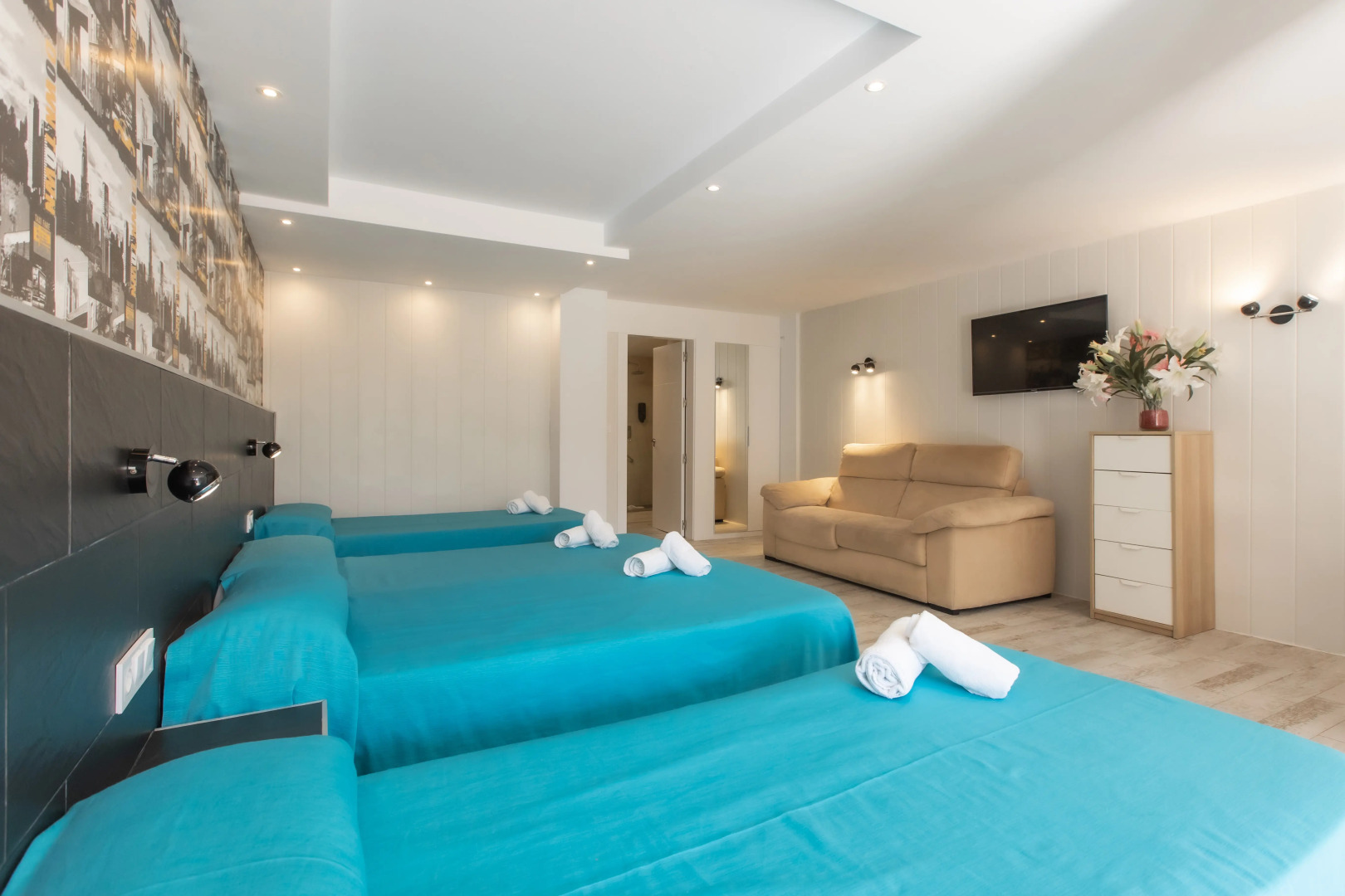 Hotel Zen Airport with Free shuttle