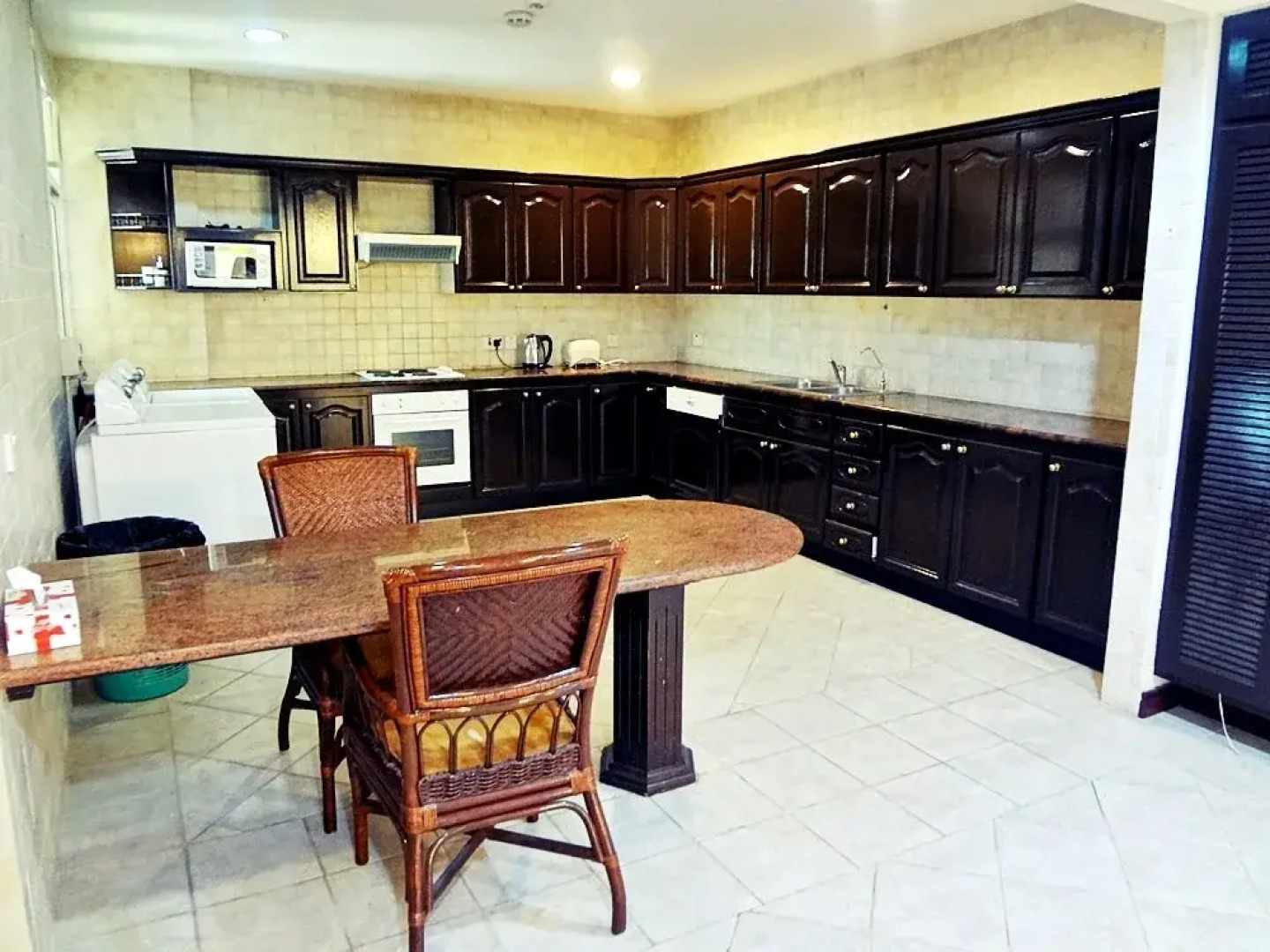 Blue Horizon Apartments