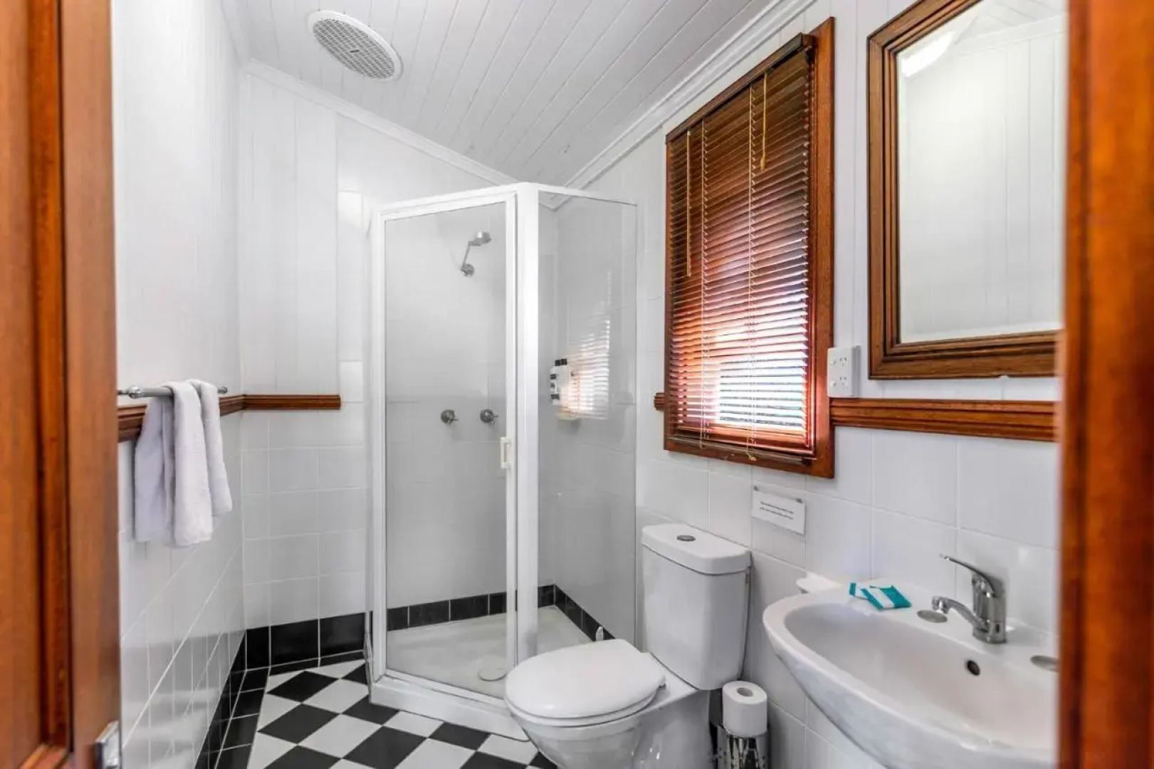 Island Adventure Holiday House