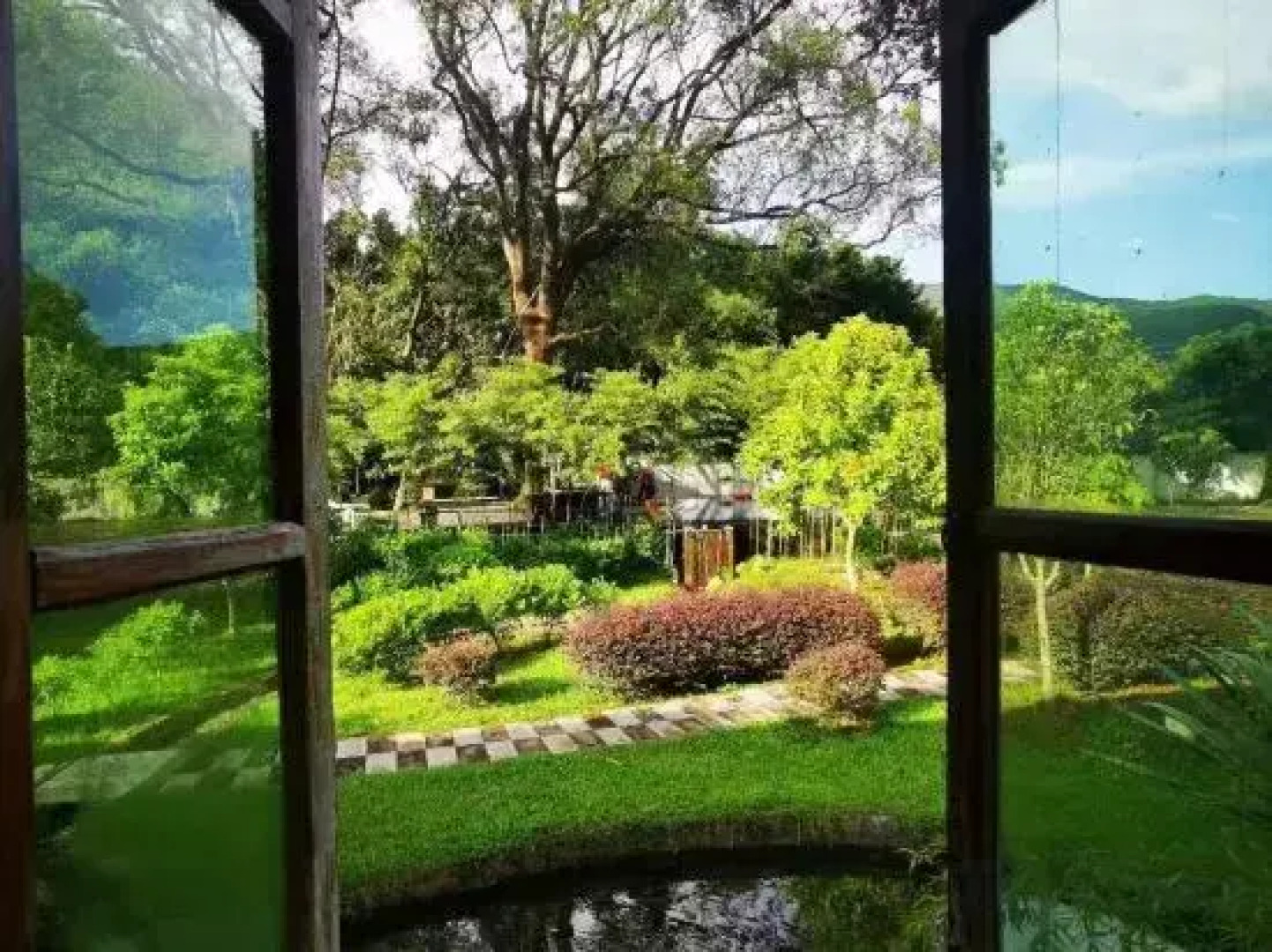 Yingxi Peak Forest Corridor Cuiying Residence