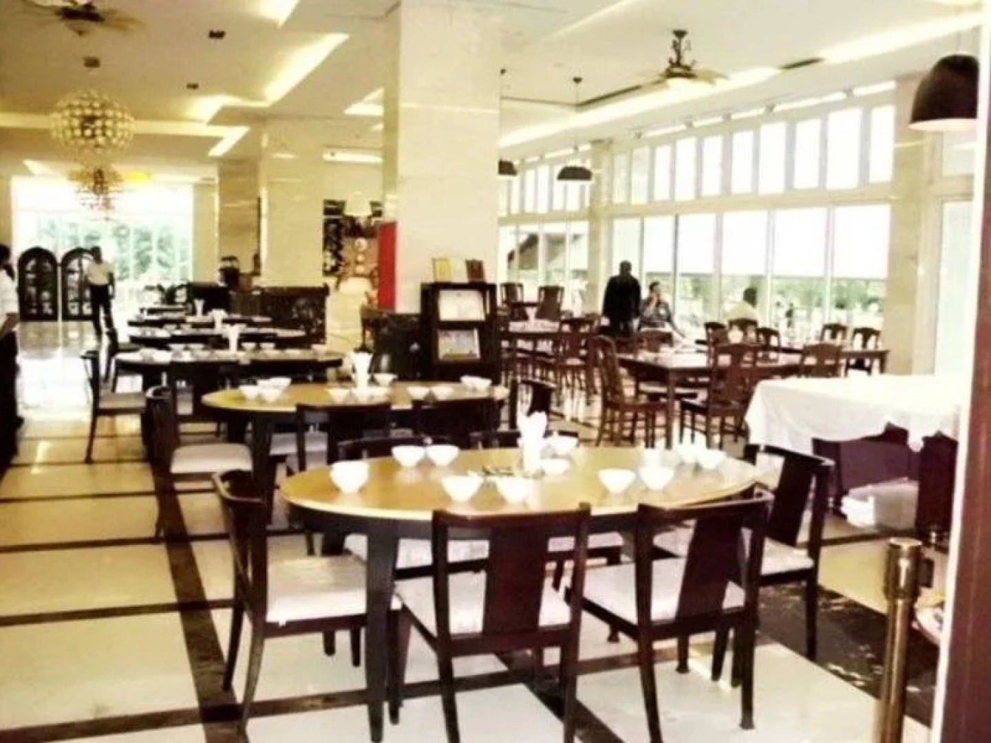 Silverwoods Hotel (SHA Extra plus)