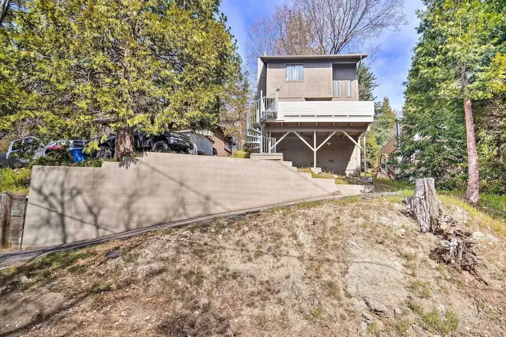 Crestline Cabin w/ Deck: 1 Mi to Lake Gregory