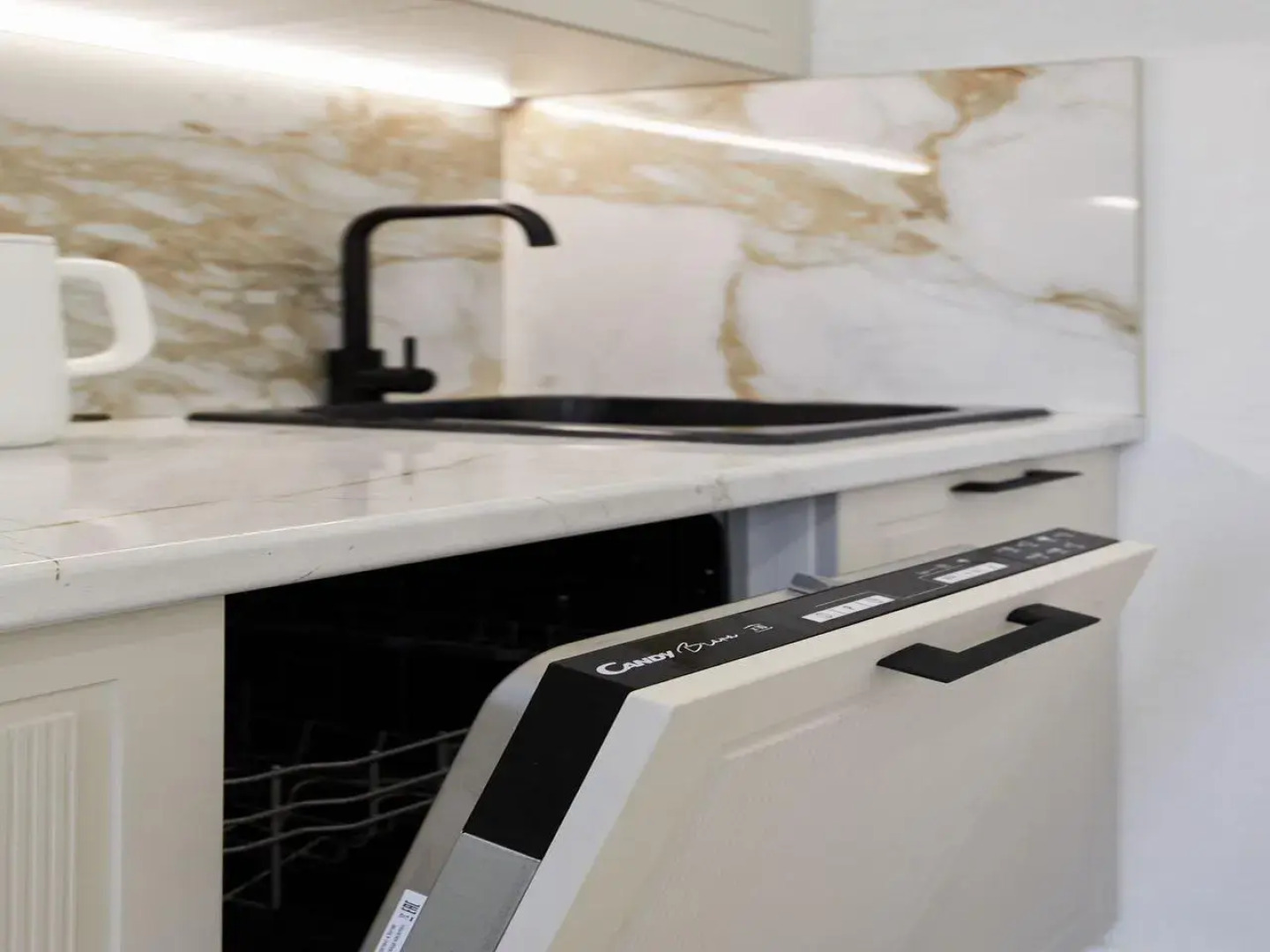 Апартаменты на улице Нансена 109/6-2