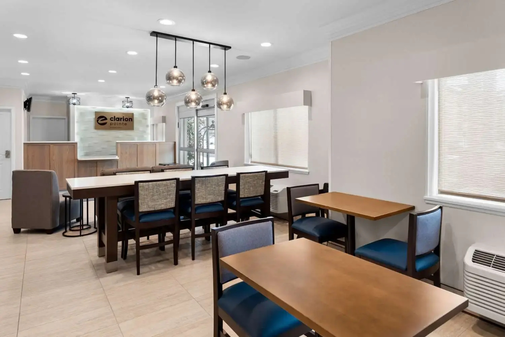 Clarion Pointe Mattoon near University