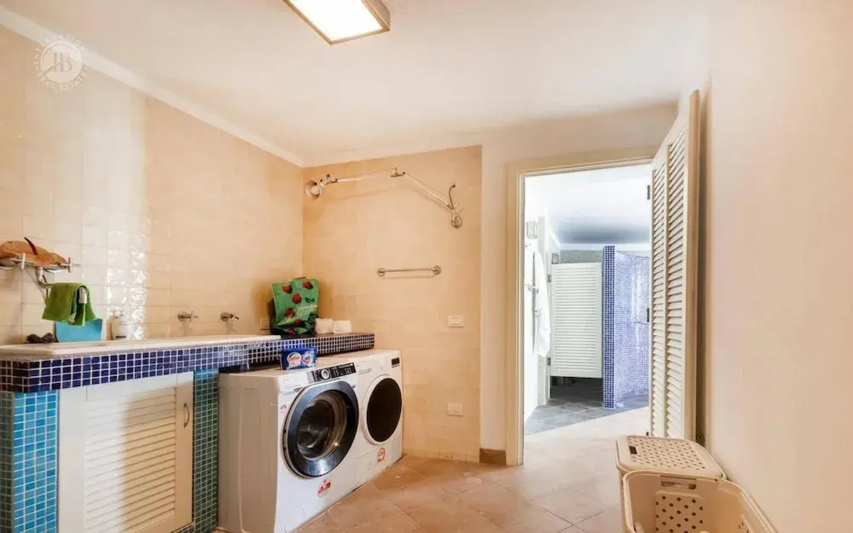 Villa Paradise-sleeps 20-pool-sea Views-pets