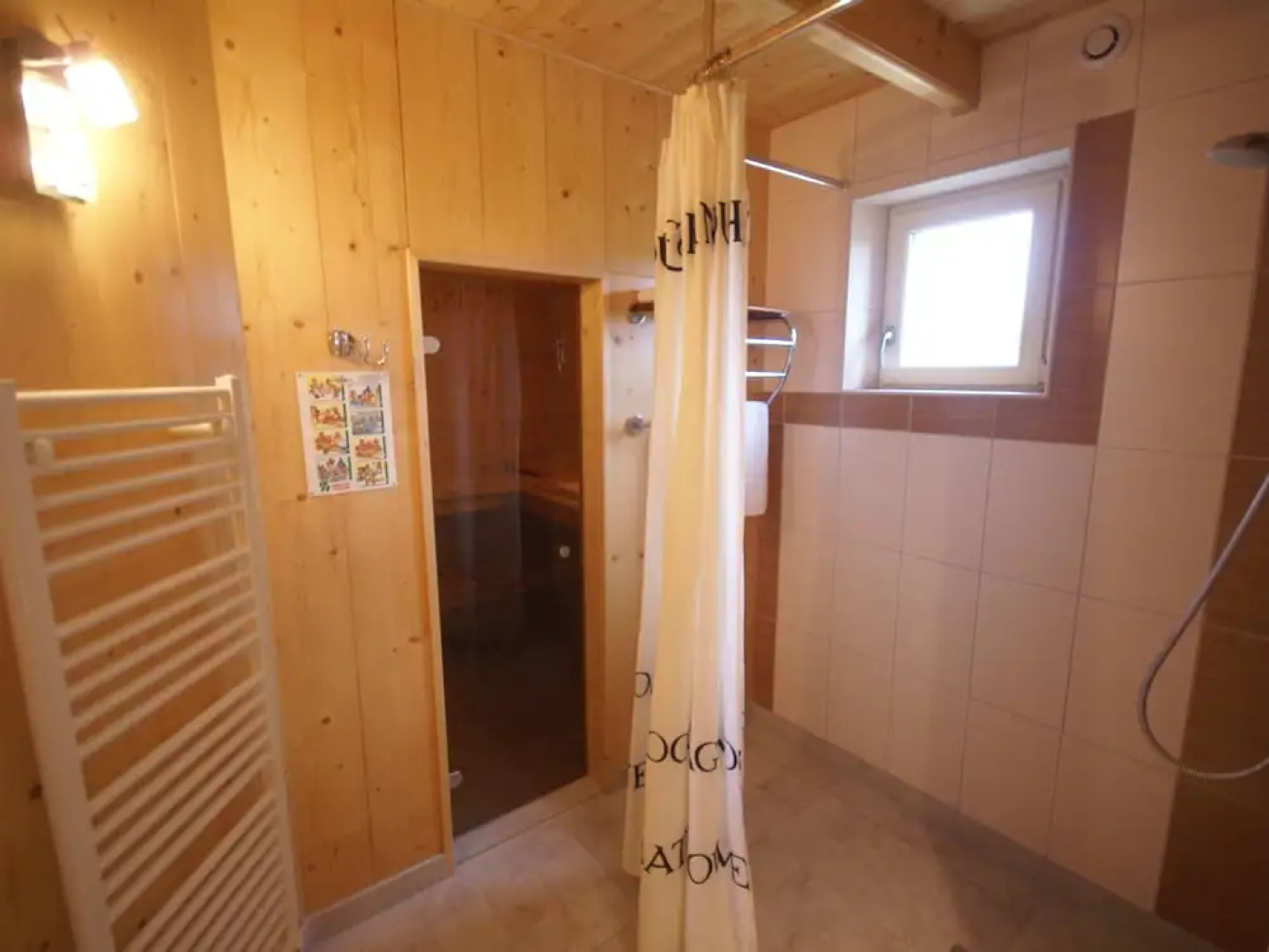 Fine Holiday Home in the Surroundings of Vitry-aux-loges Near Large Swimming Lake