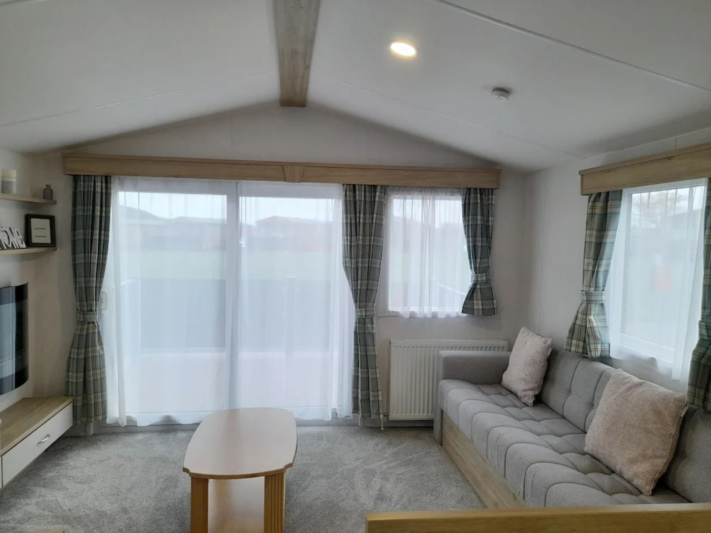 12A Beautiful Lodge Home For Hire 2 Bedrooms