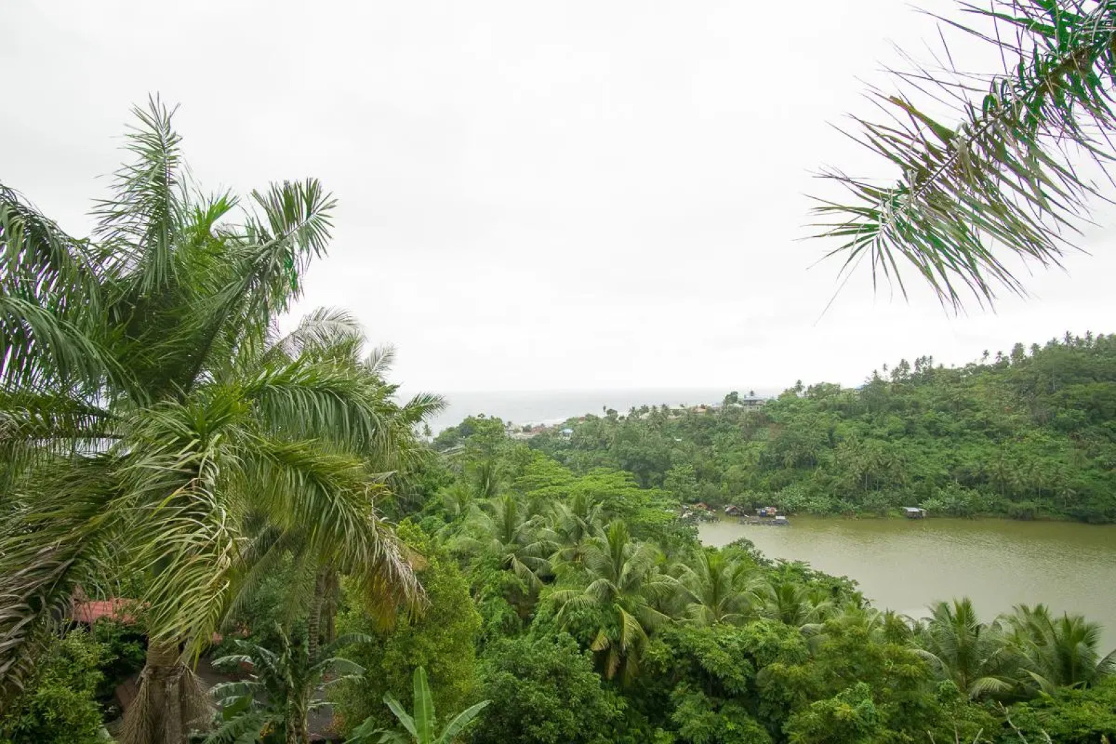 RedDoorz Syariah near Ngade Lake