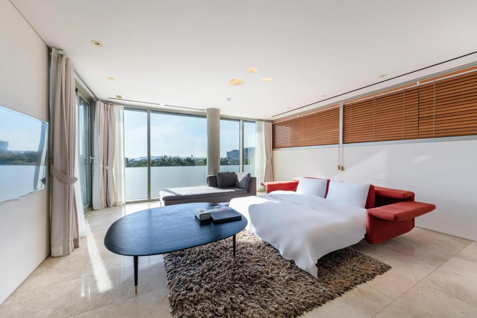 Bayhill Pool & Villa