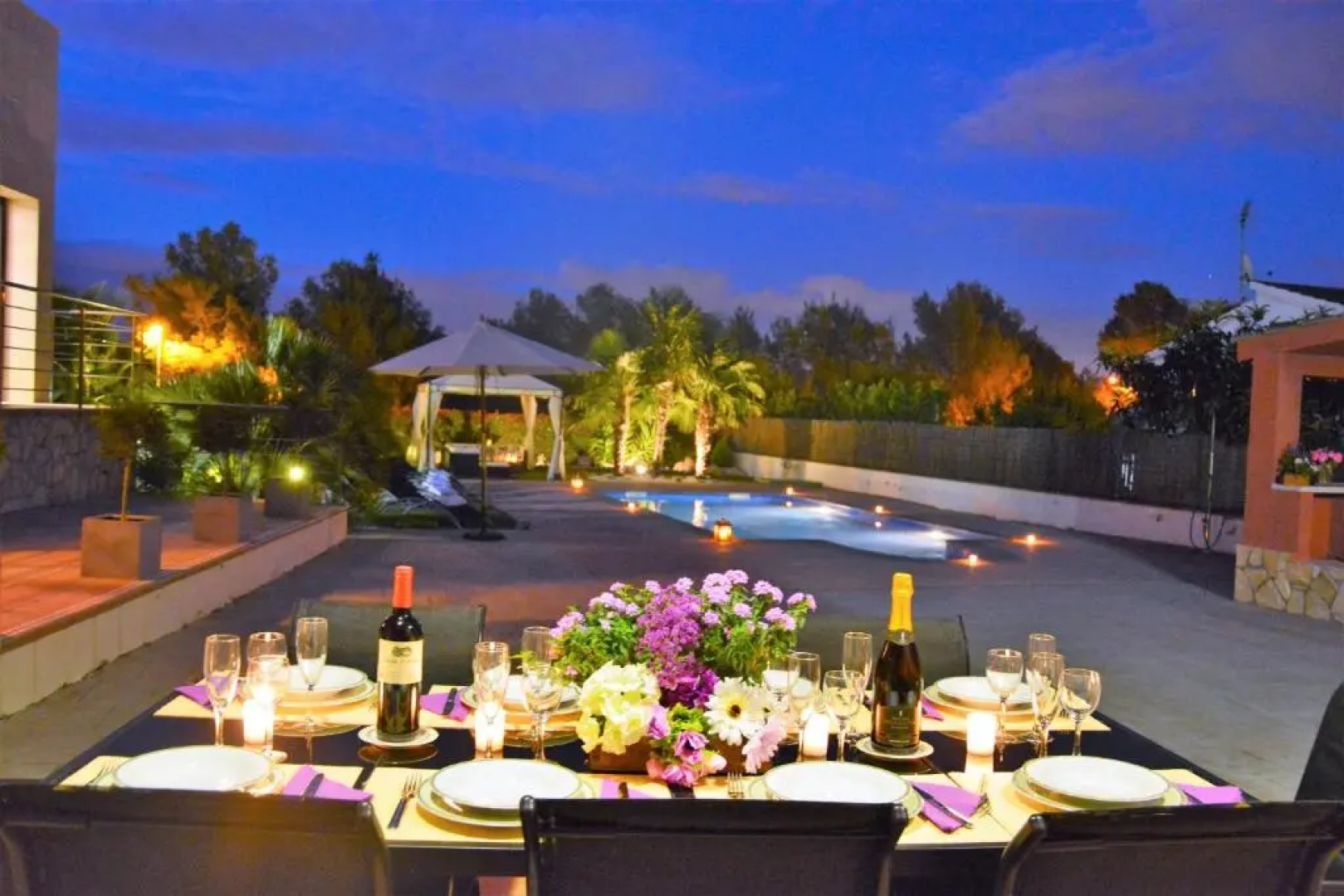 Villa Sitges La Calma 10 minutes drive Sitges 2 minutes walk Garraf Park AC