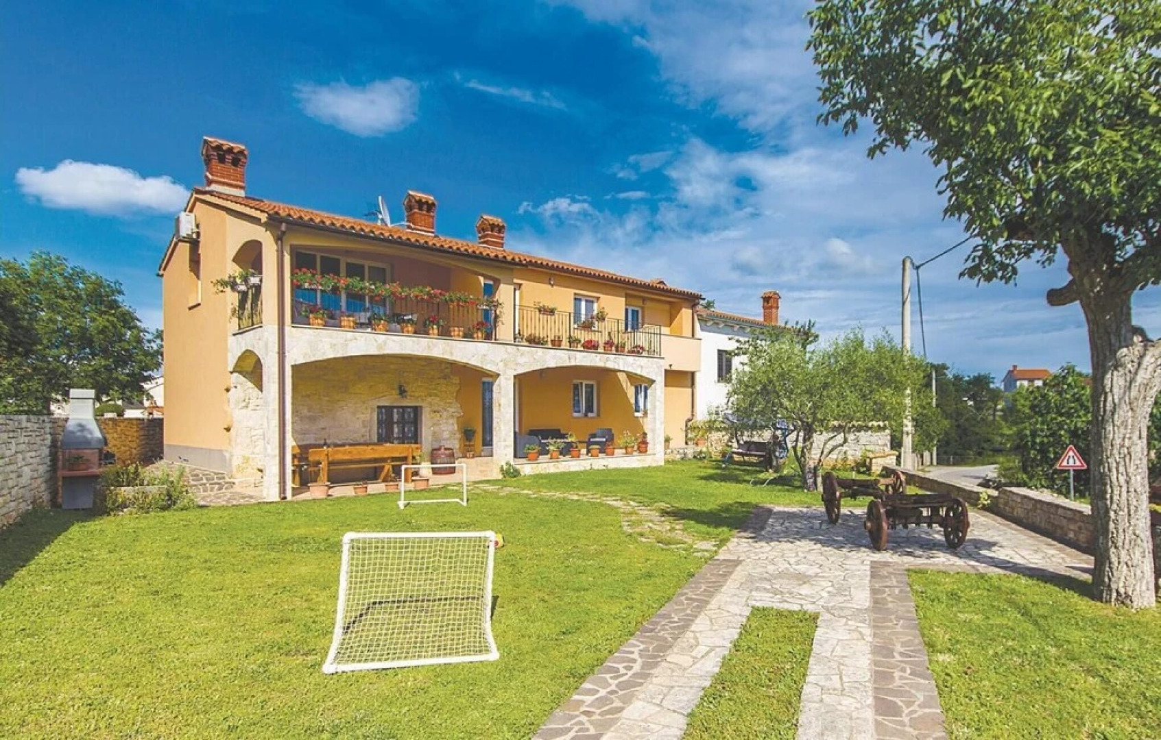 Awesome Home in Orbanici With Wifi and 2 Bedrooms