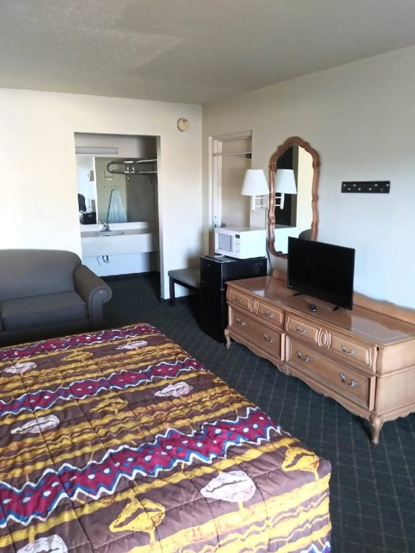 Red Roof Inn & Suites Thomasville