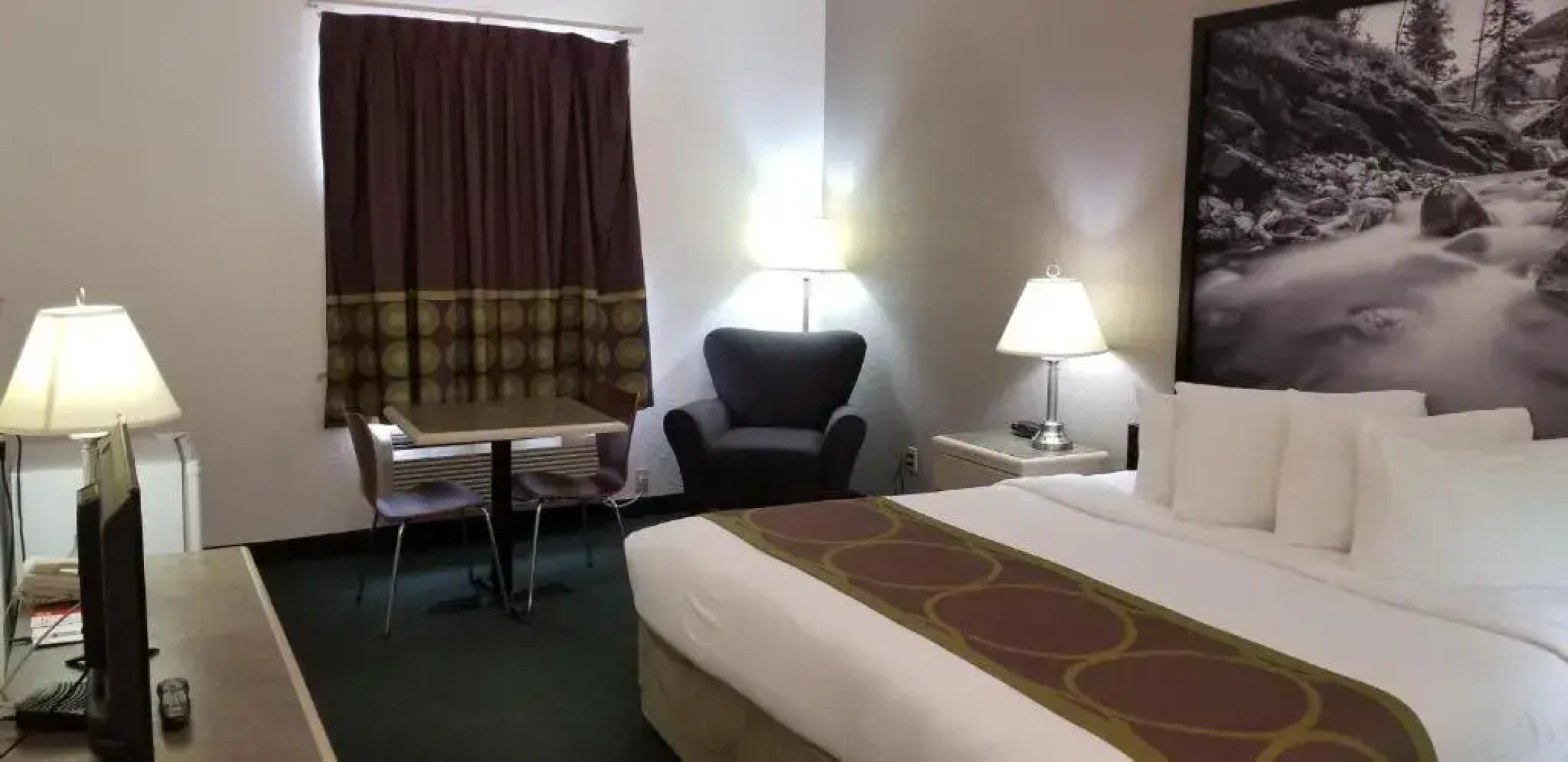 Super 8 Pincher Creek AB