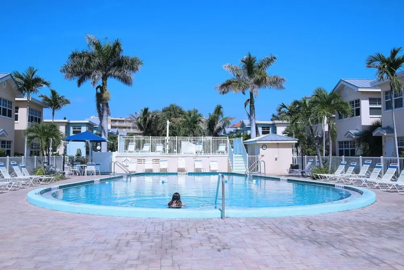 Barefoot Beach Resort 217E Apartment