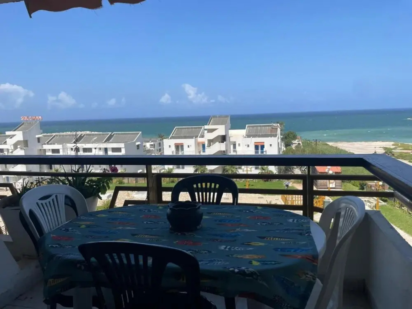 1 Bed Flat - Sleeps 2 - Pets - Pool - Smoking