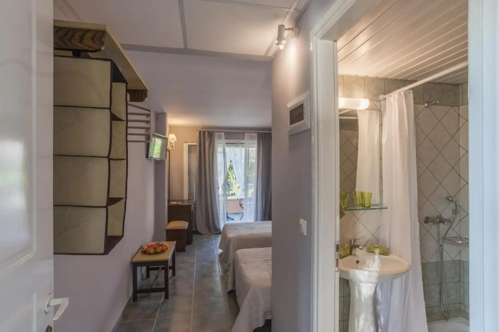 Tellis Holiday Rooms By Hotelius