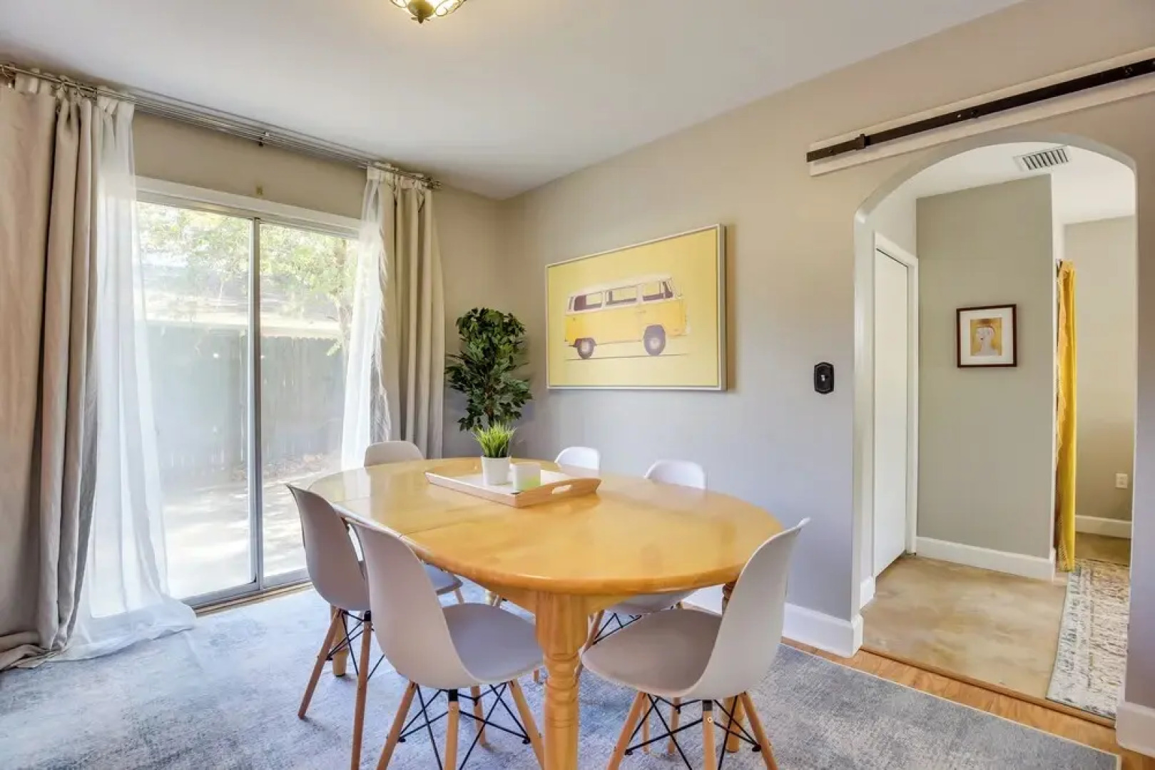 3 Mi to Riverwalk: Pet-friendly Home w/ Yard!