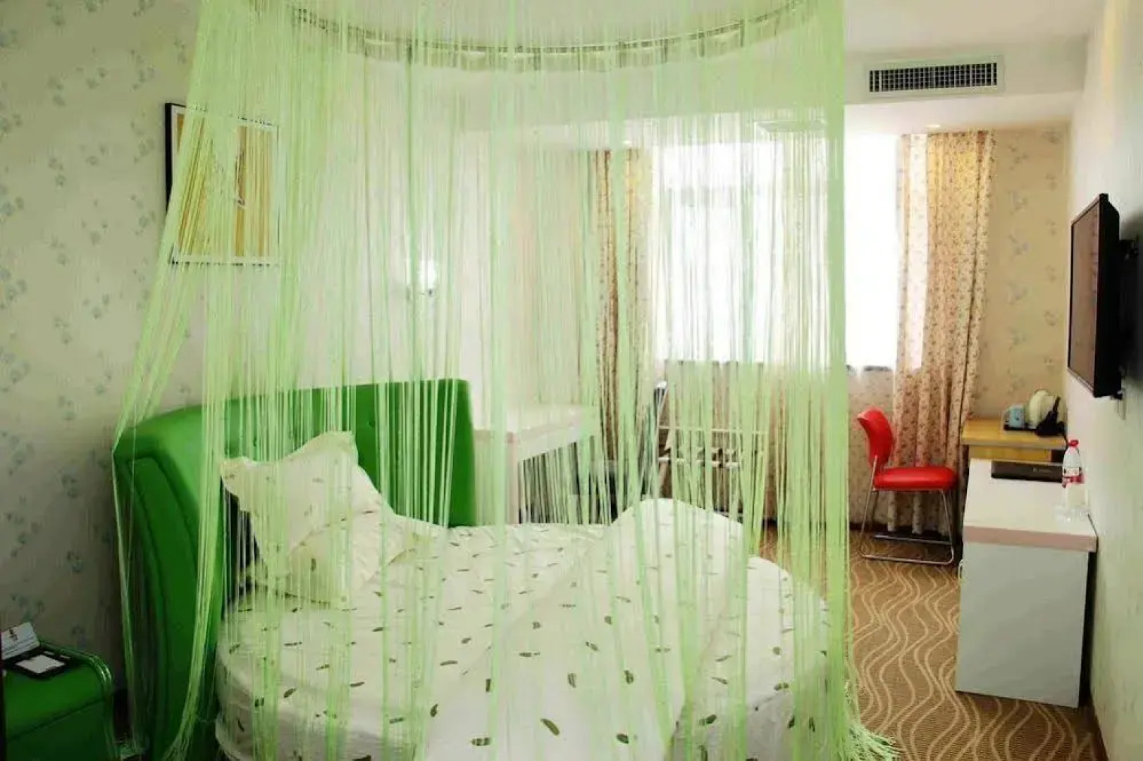 Super 8 Hotel