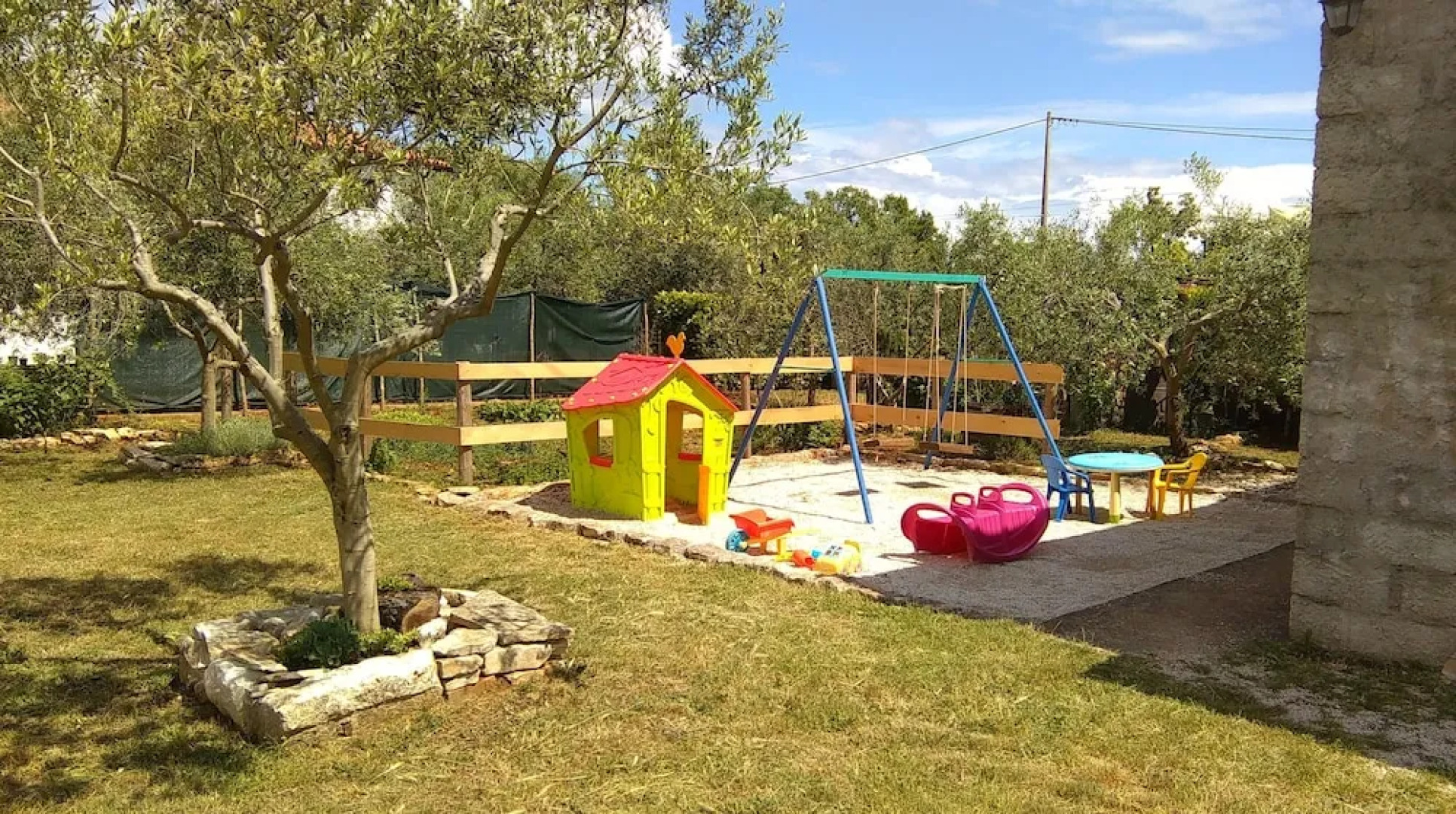 House for Families and Pets Welcome