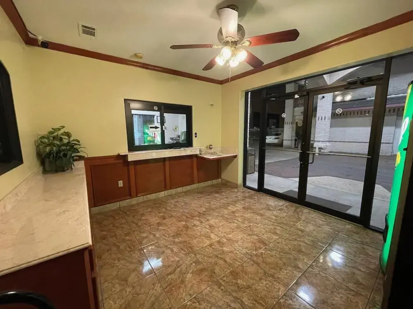 Woodland Inn & Suites