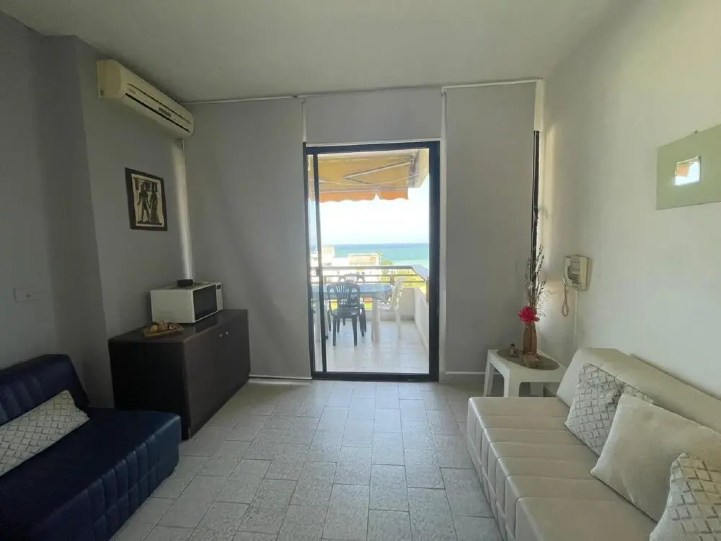 1 Bed Flat - Sleeps 2 - Pets - Pool - Smoking