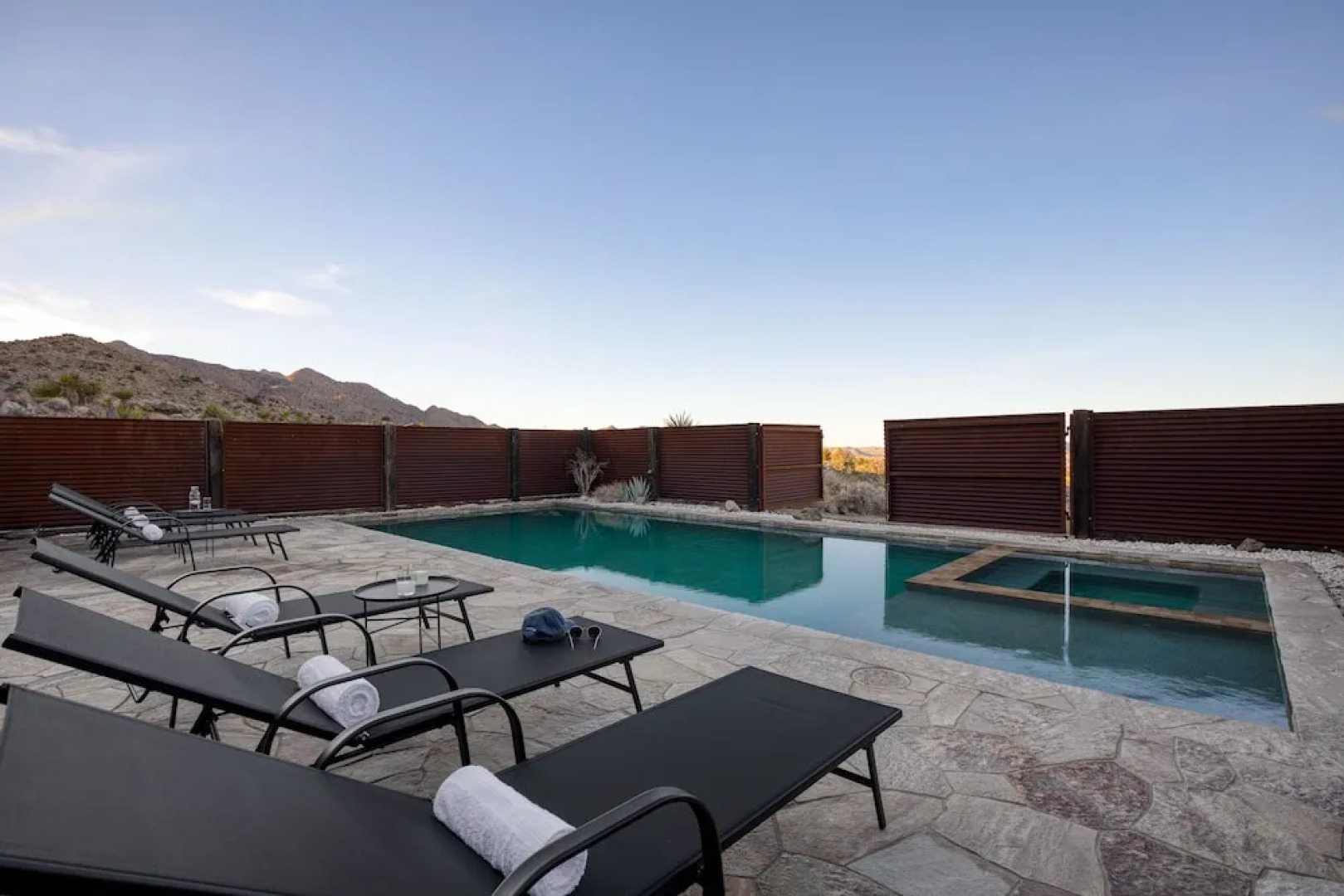 Desert Stone by Avantstay Contemporary Desert Oasis With Pool & Hot Tub
